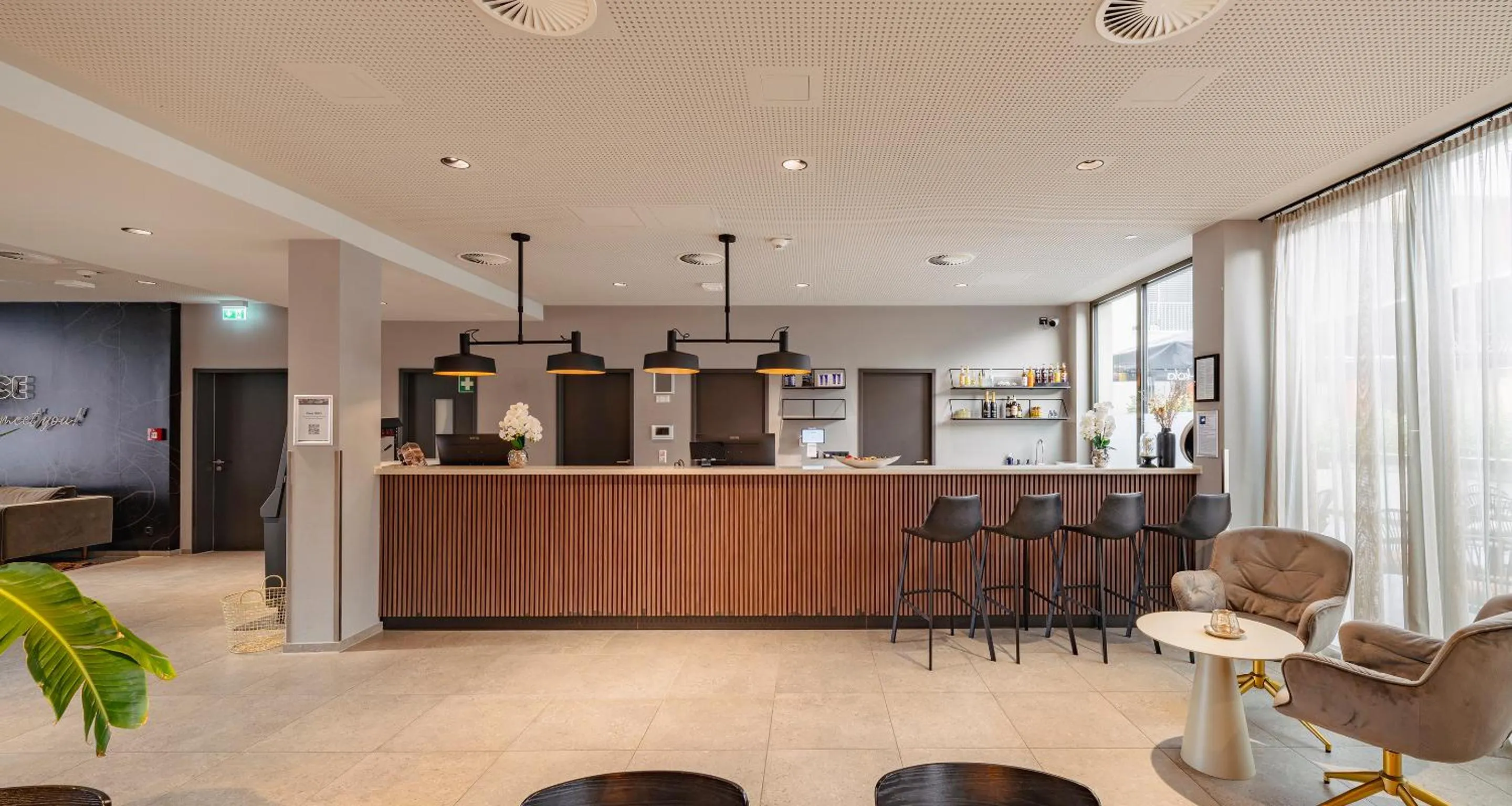 Lobby or reception in PLAZA INN Ulm