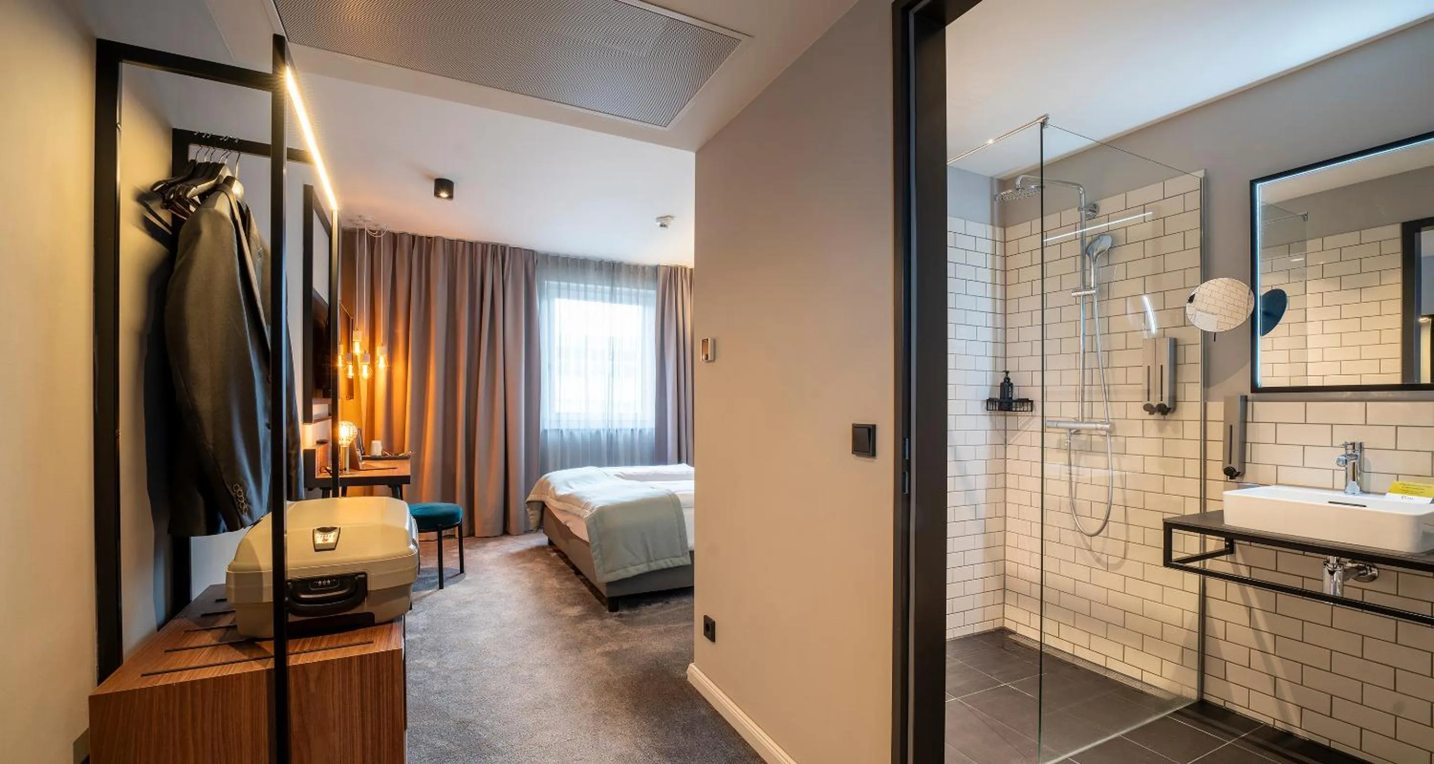 Photo of the whole room, Bed in PLAZA INN Ulm