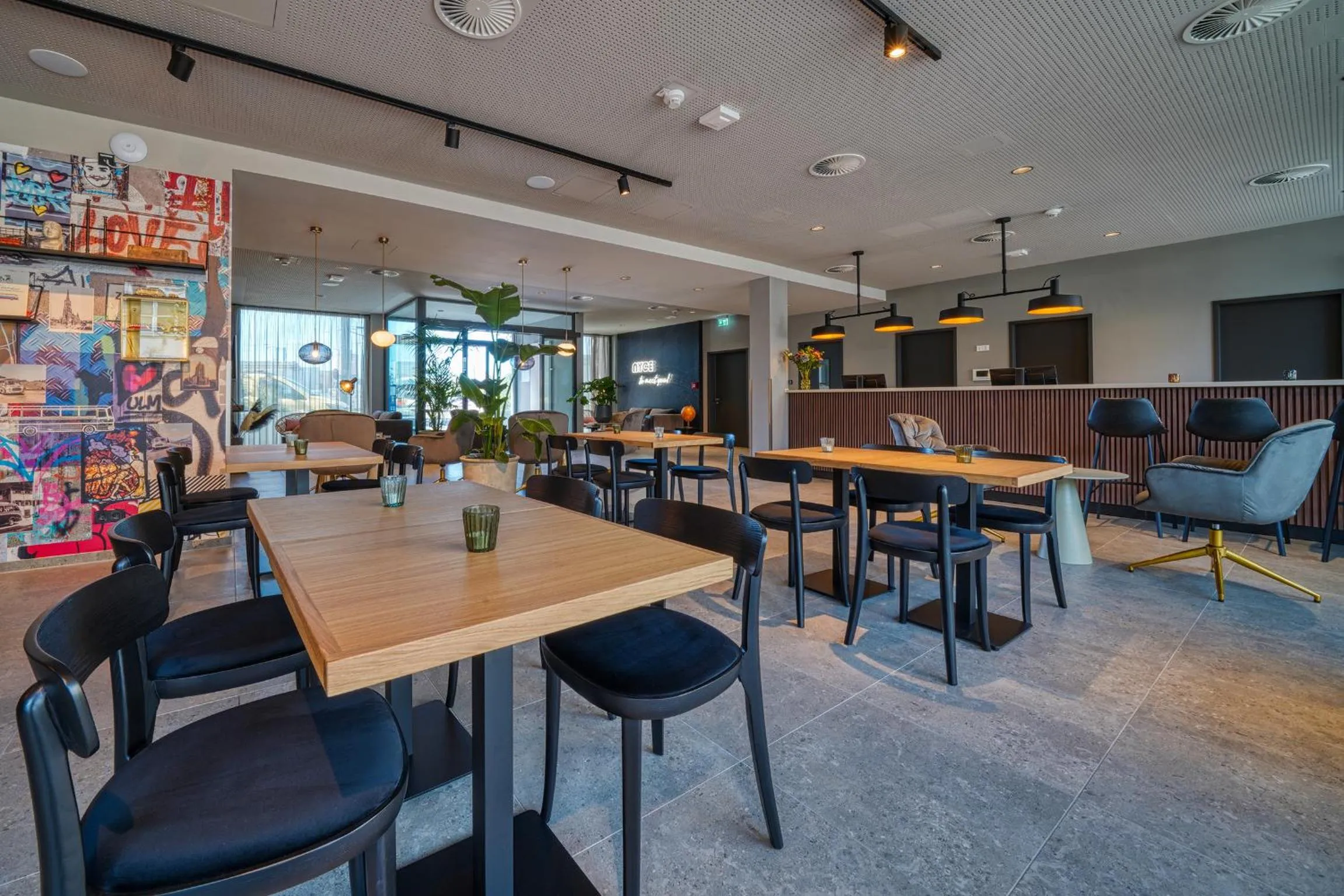 Lobby or reception in PLAZA INN Ulm