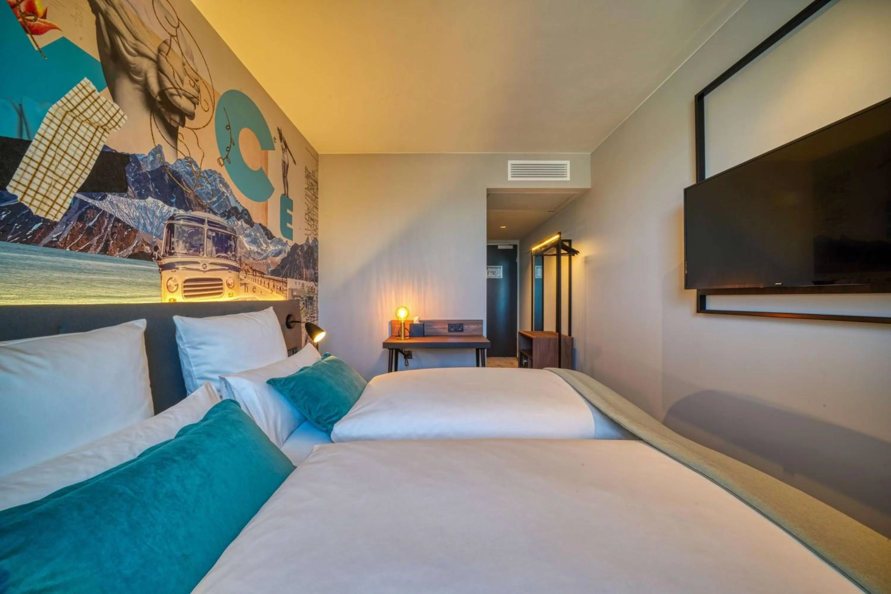 Photo of the whole room, Bed in PLAZA INN Ulm