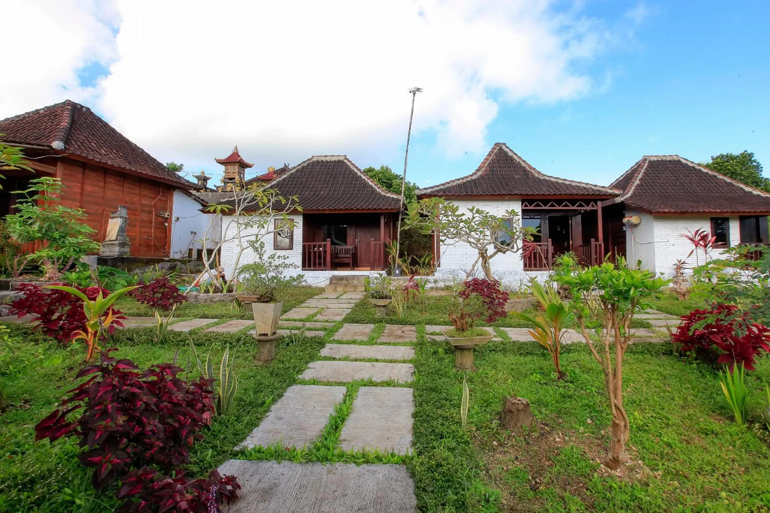Garden view in THE DARA HILL