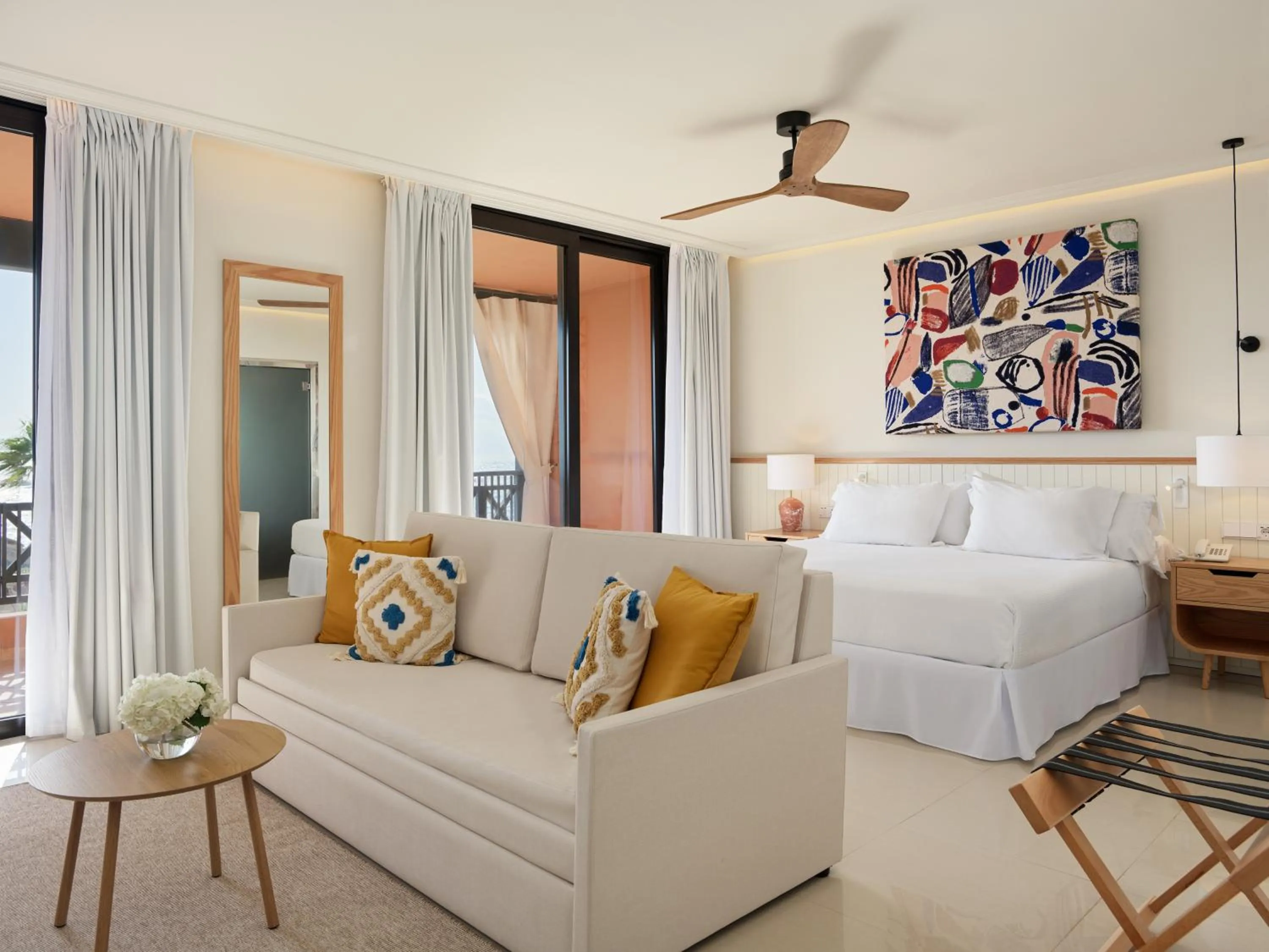 Photo of the whole room, Bed in H10 Costa Adeje Palace