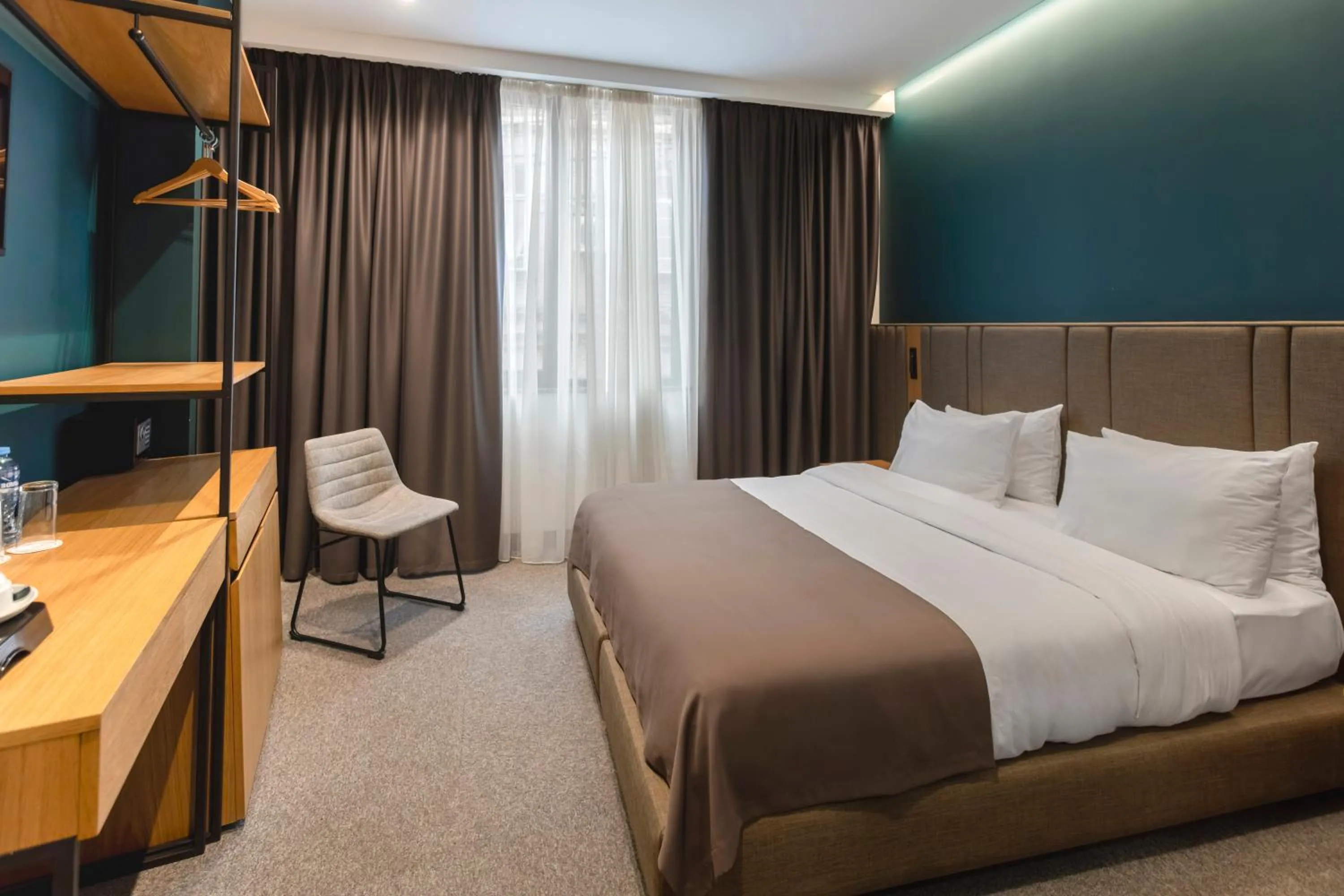 Property building, Bed in Graf Hotel