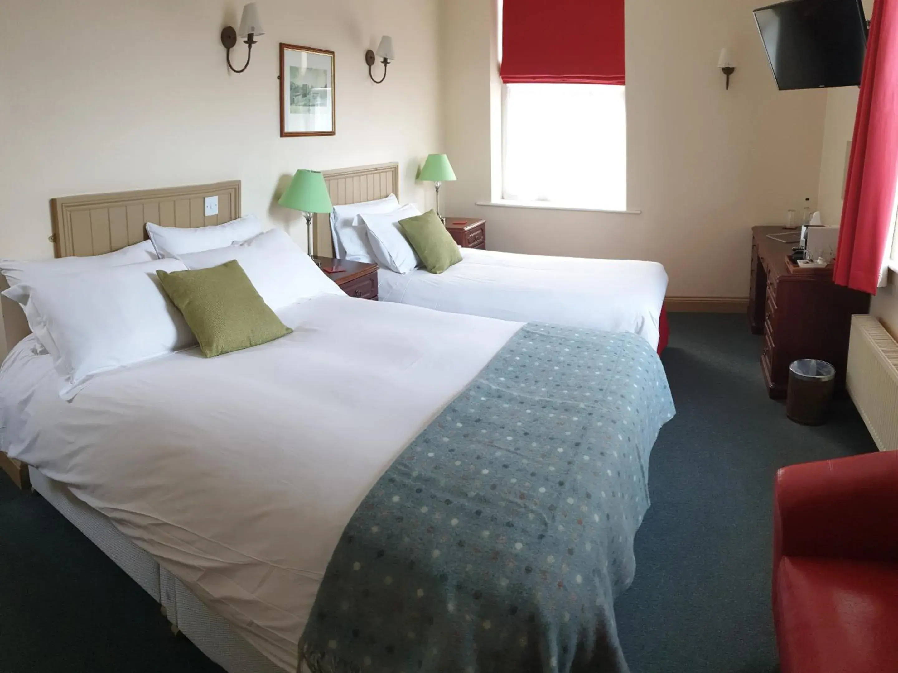 Twin Room with Private Bathroom in The Old Cannon Brewery Twin Room with Private Bathroom in The Old Cannon Brewery