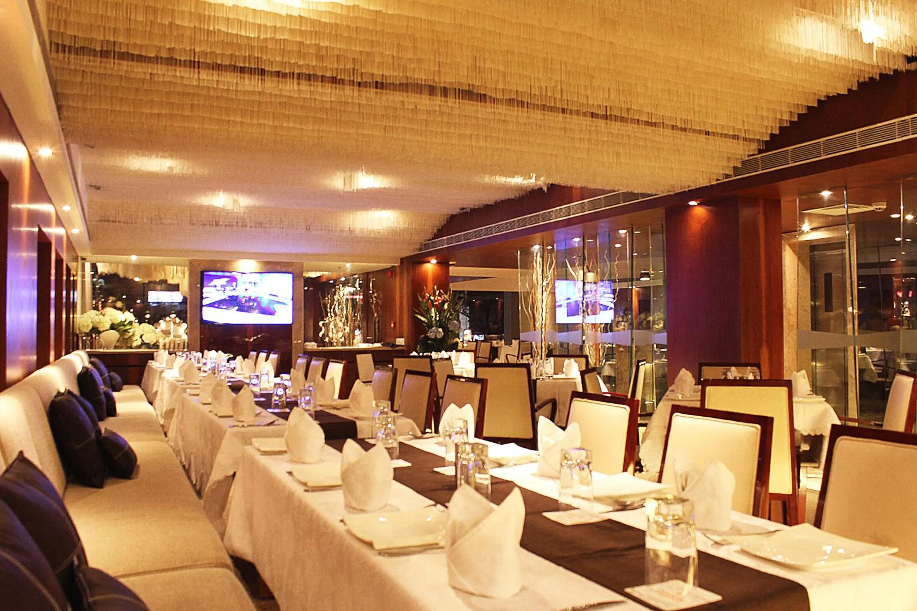 Restaurant/places to eat in Celesta Hotel - Kolkata