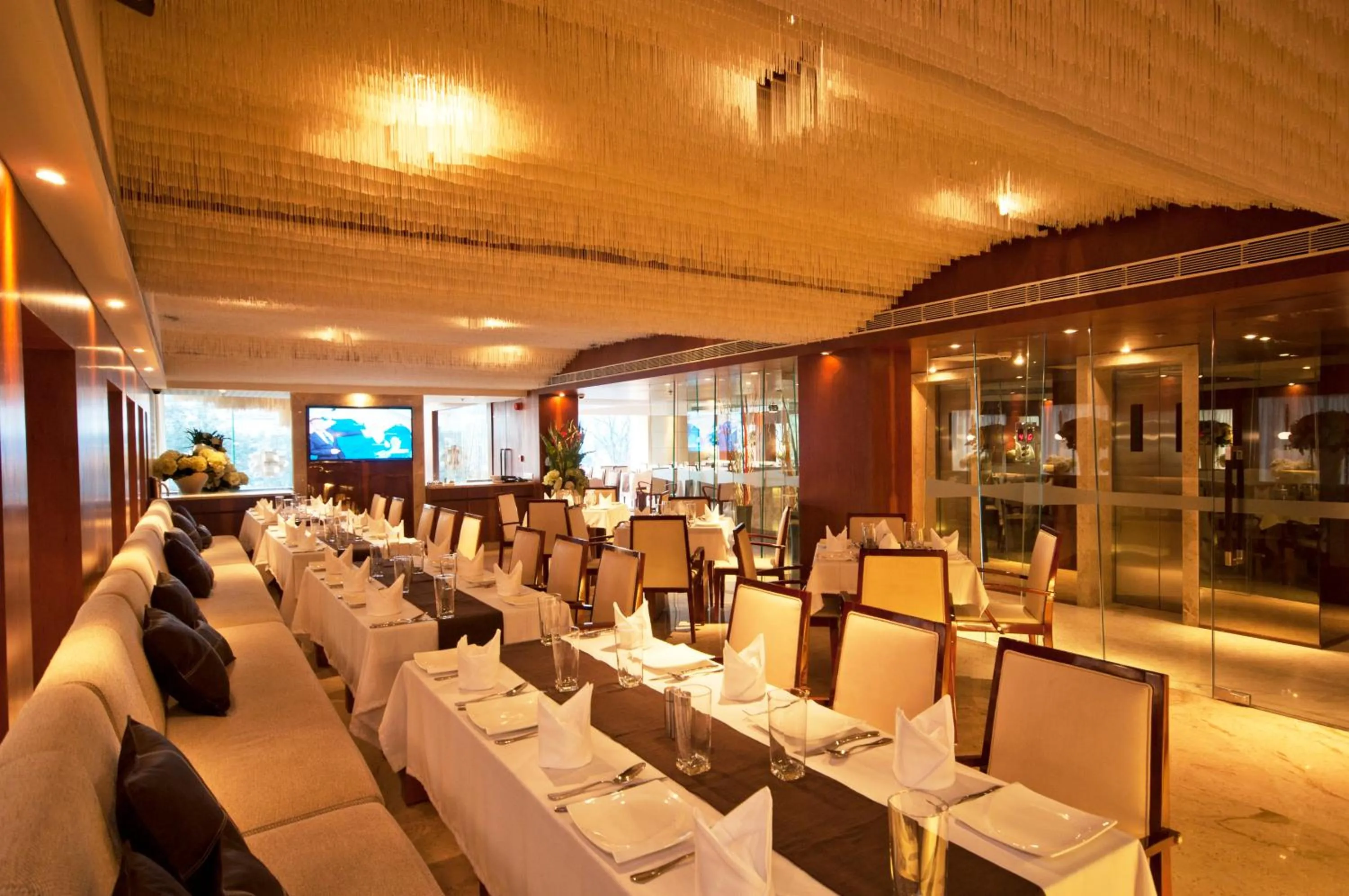 Restaurant/places to eat in Celesta Hotel - Kolkata