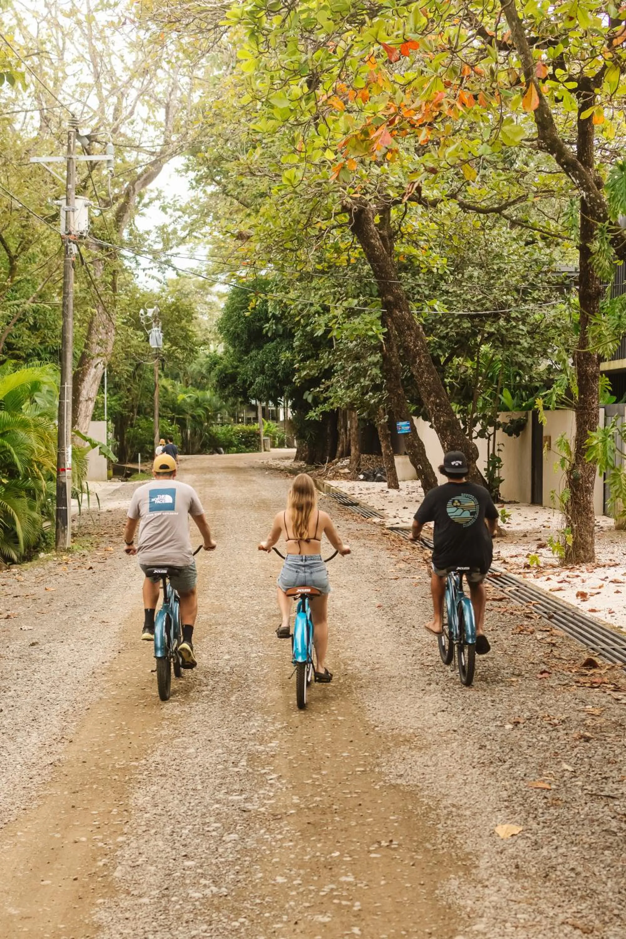 People in The Gilded Iguana