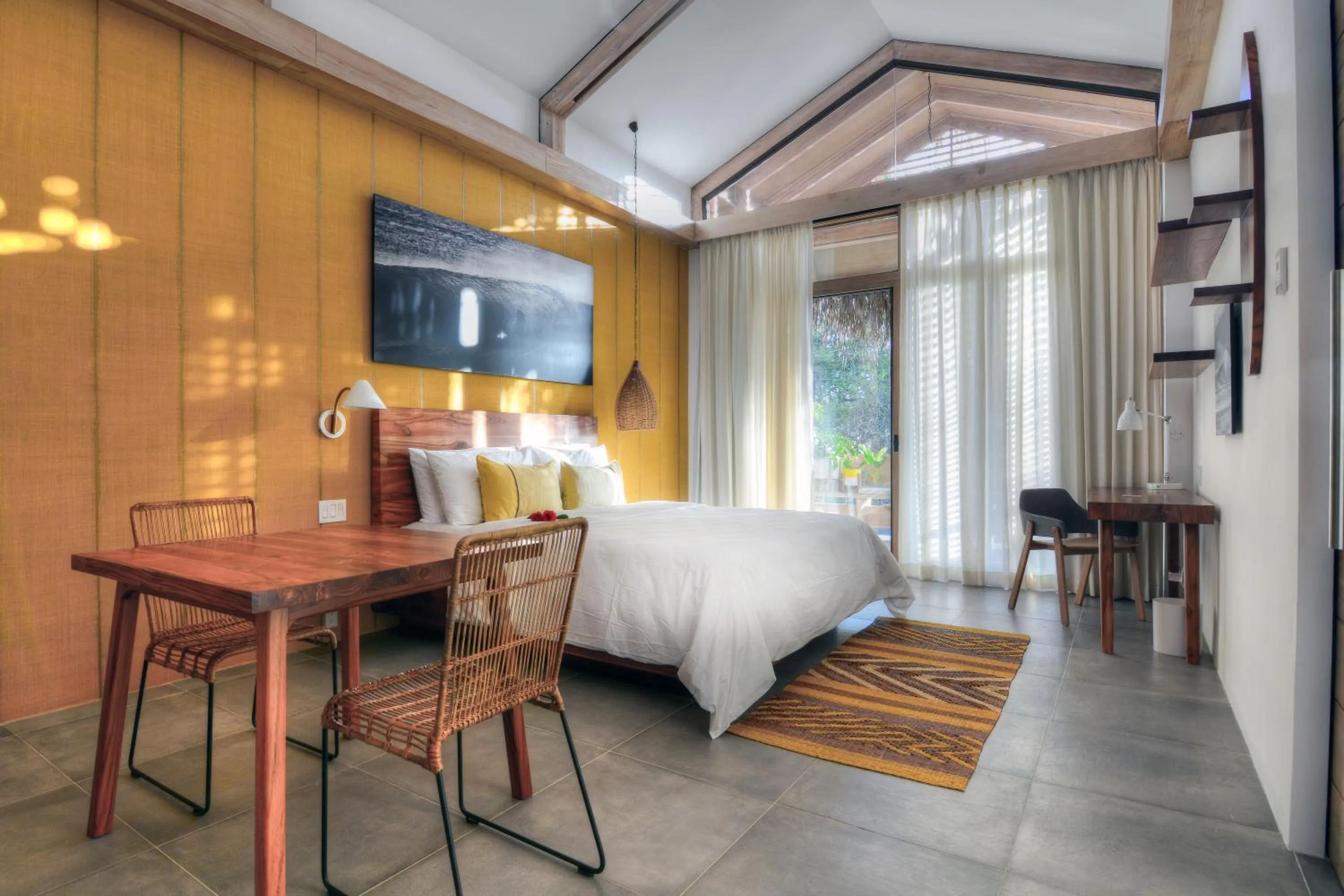 Photo of the whole room, Bed in The Gilded Iguana