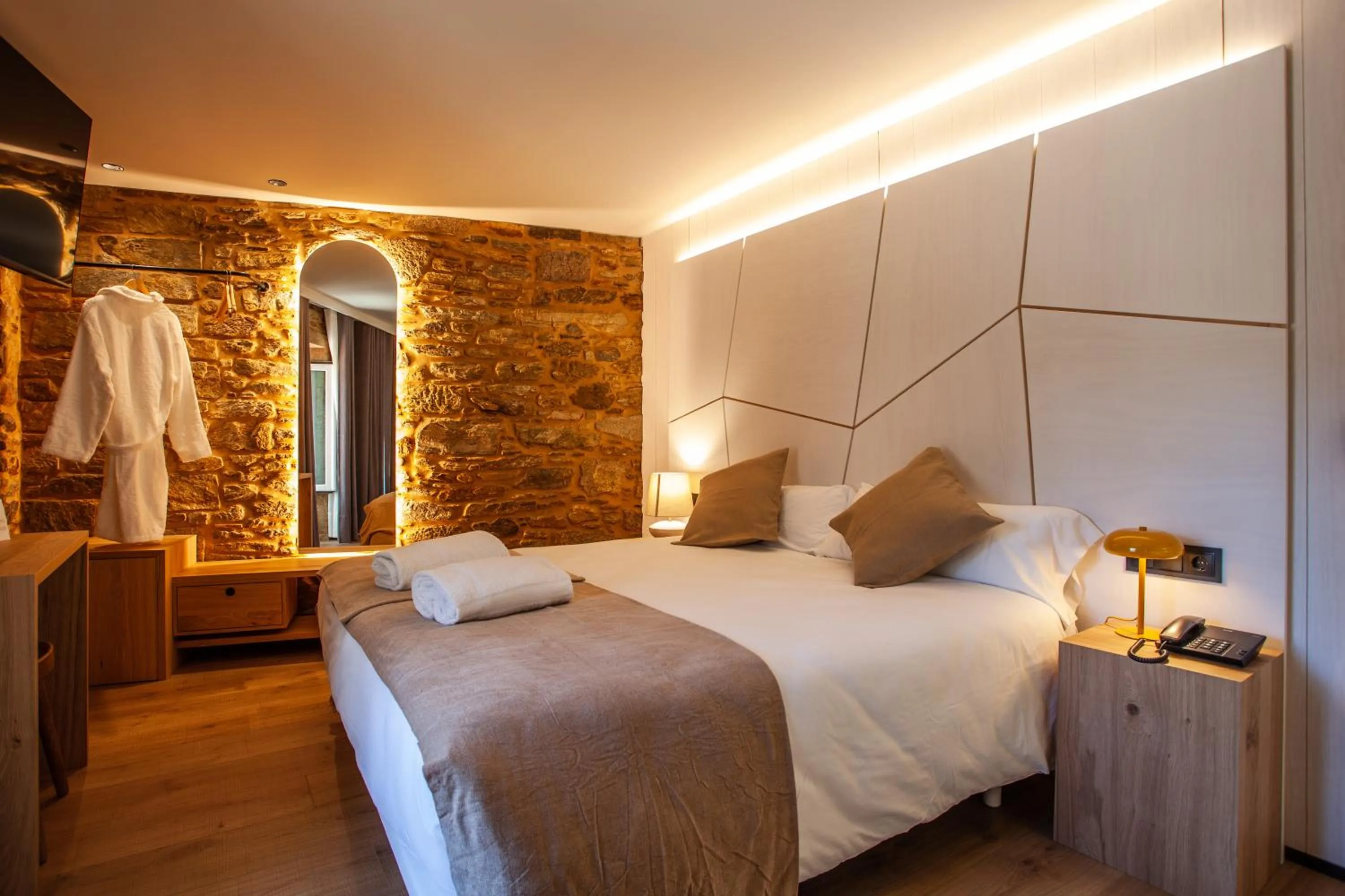 Bed in Hotel Plaza Obradoiro by Bossh! Hotels