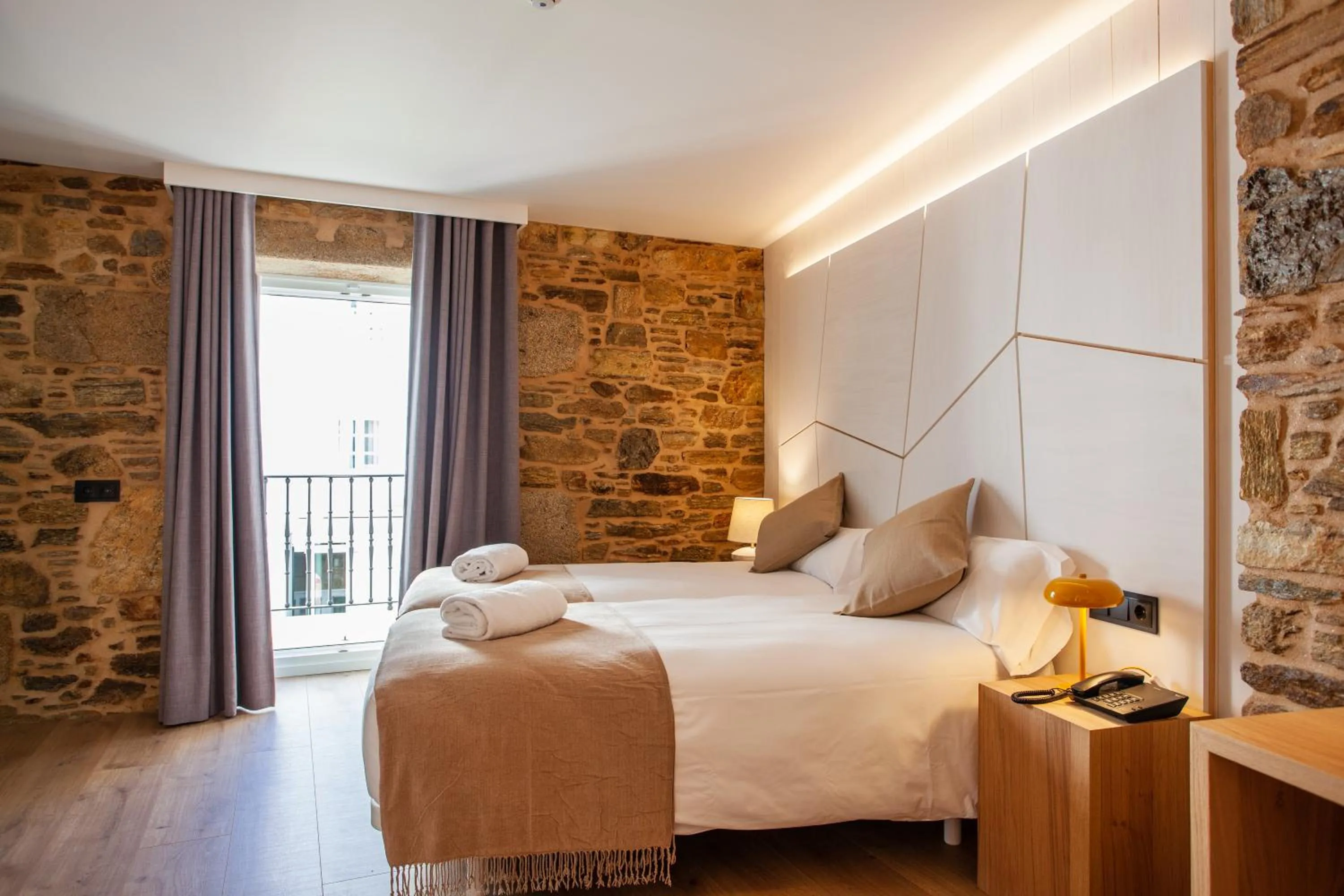 Bed in Hotel Plaza Obradoiro by Bossh! Hotels