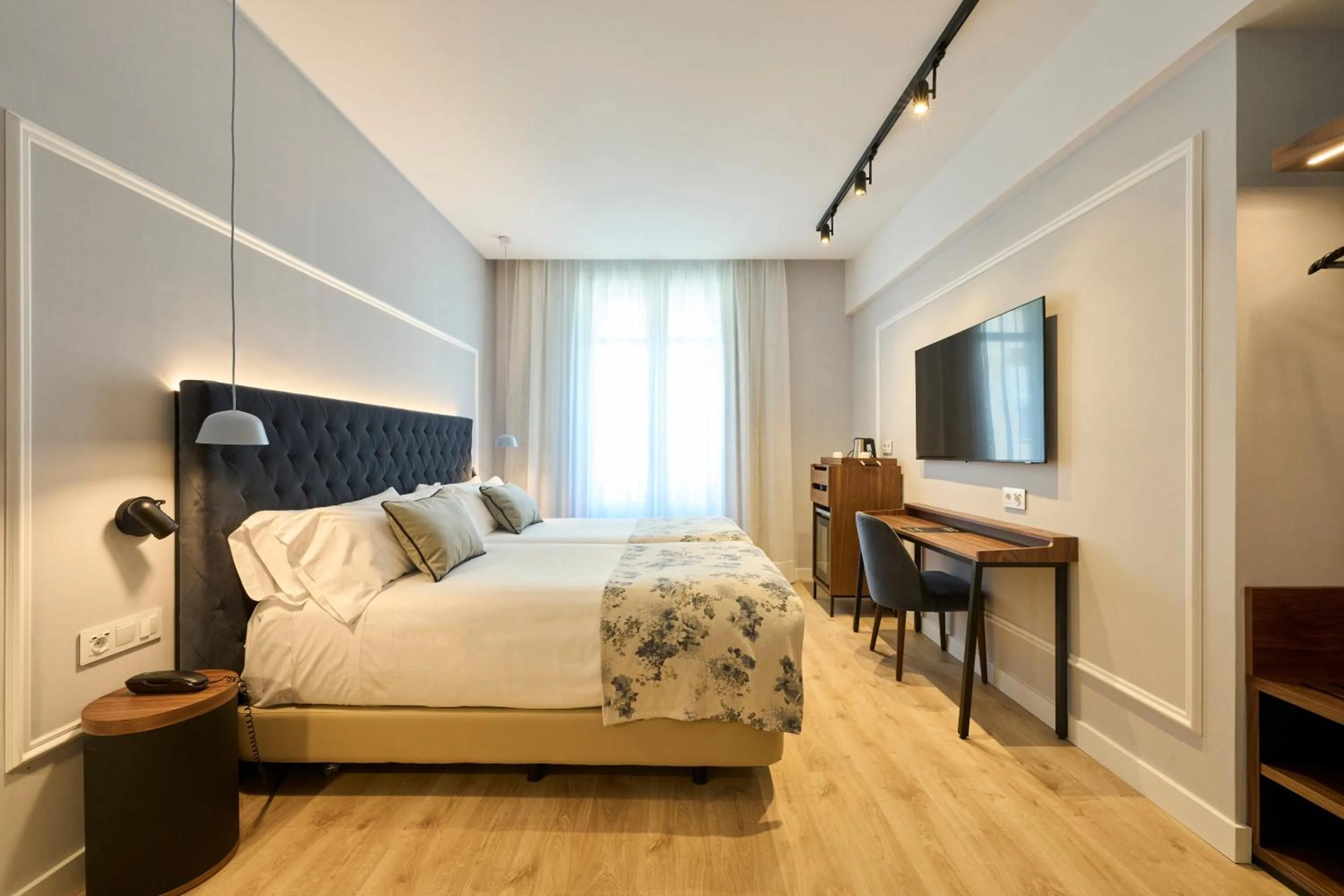 Photo of the whole room, Bed in Catalonia El Pilar