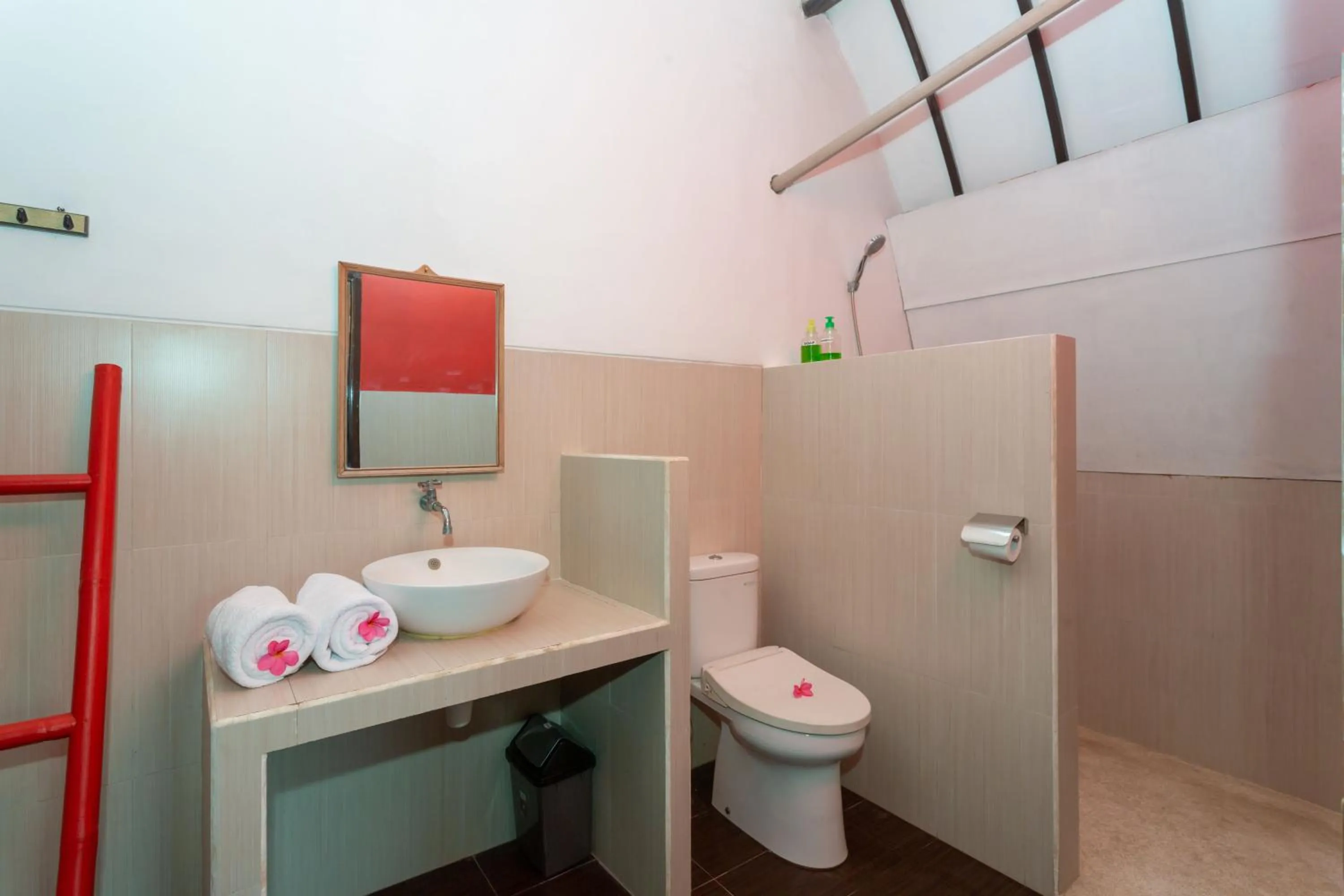 Toilet in Kidi's Lodge Gilitrawangan