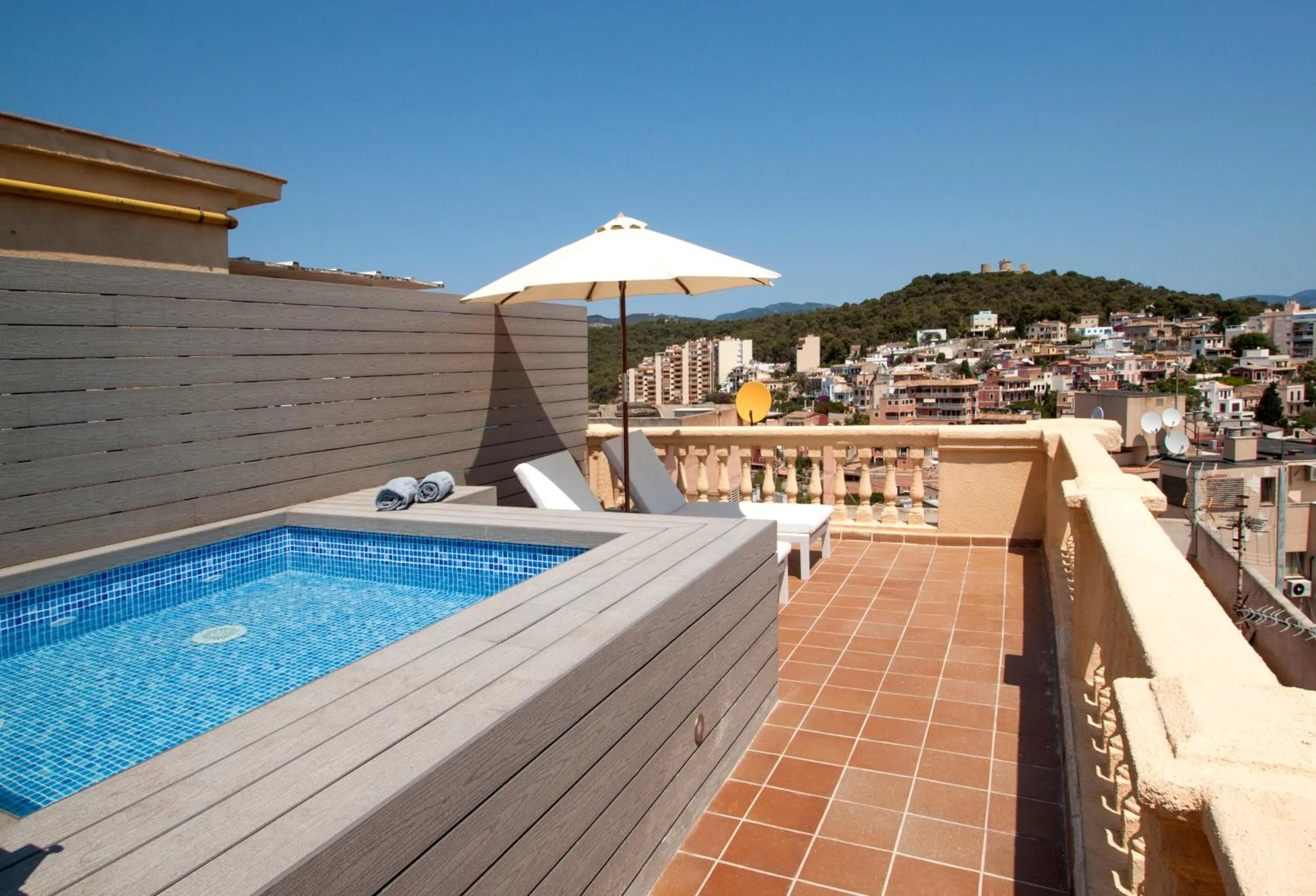 Swimming pool in Catalonia Majórica