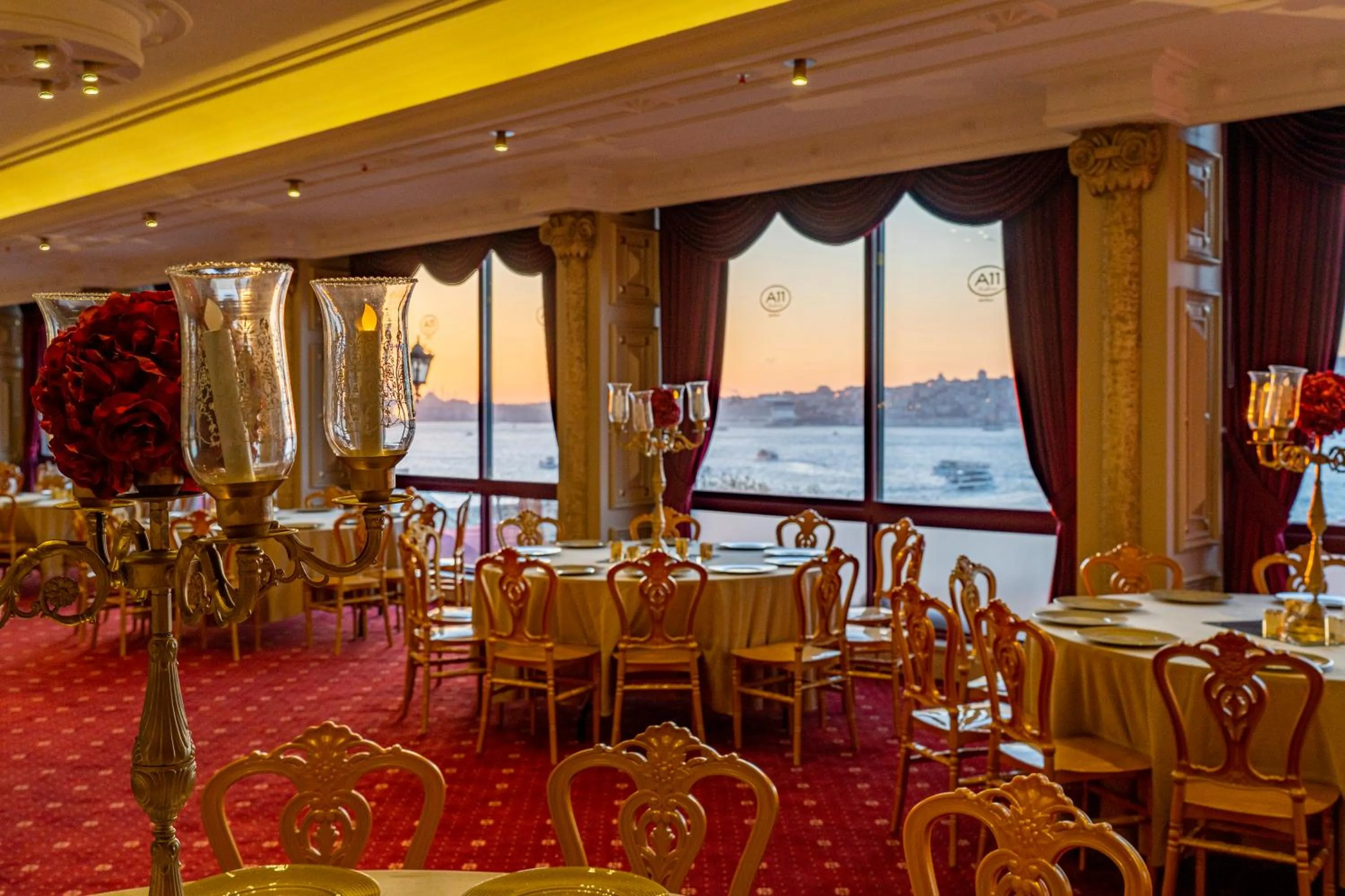 Restaurant/places to eat in A11 HOTEL BOSPHORUS