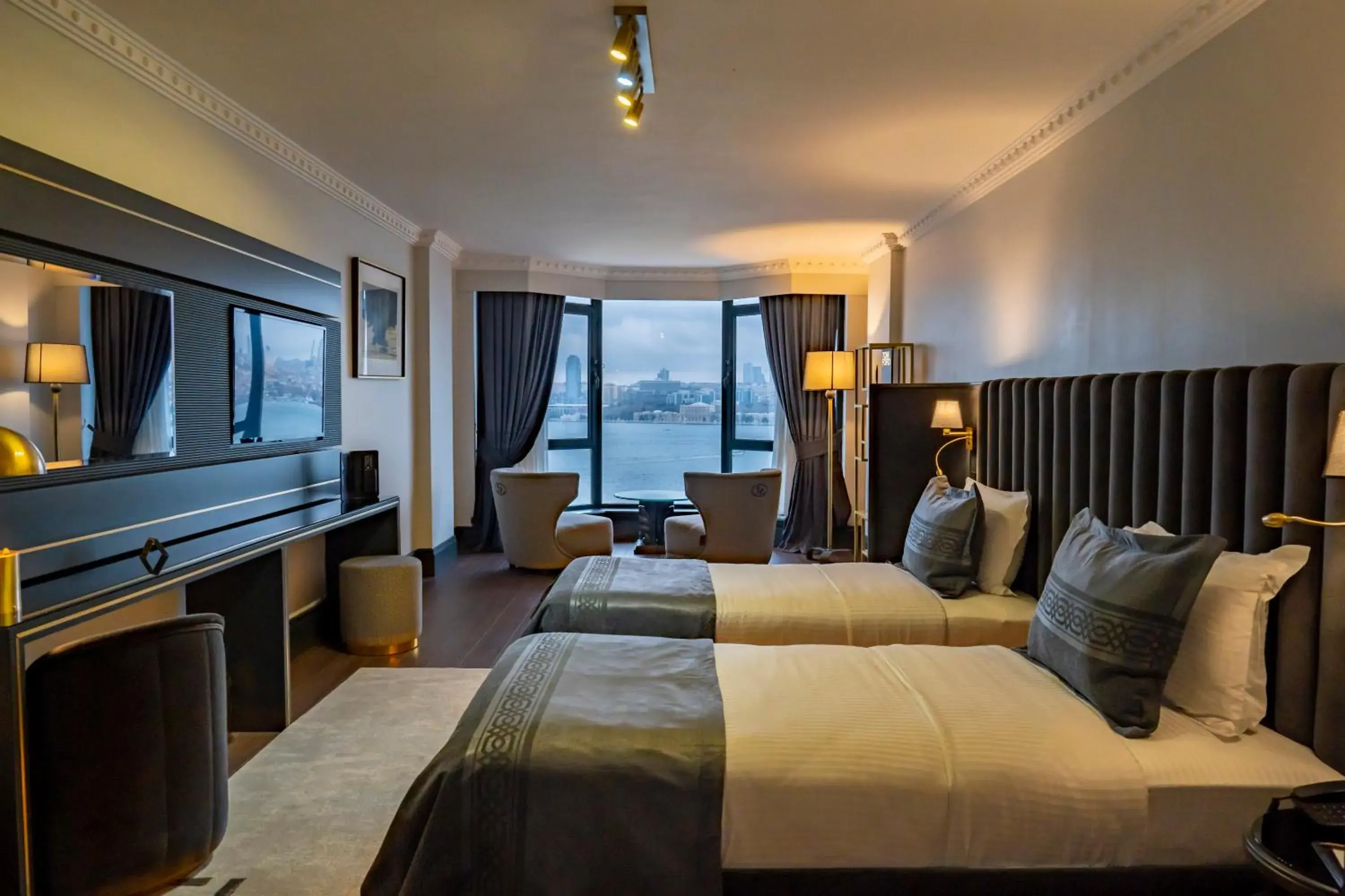 Deluxe Twin Room with Sea View in A11 HOTEL BOSPHORUS Deluxe Twin Room with Sea View in A11 HOTEL BOSPHORUS