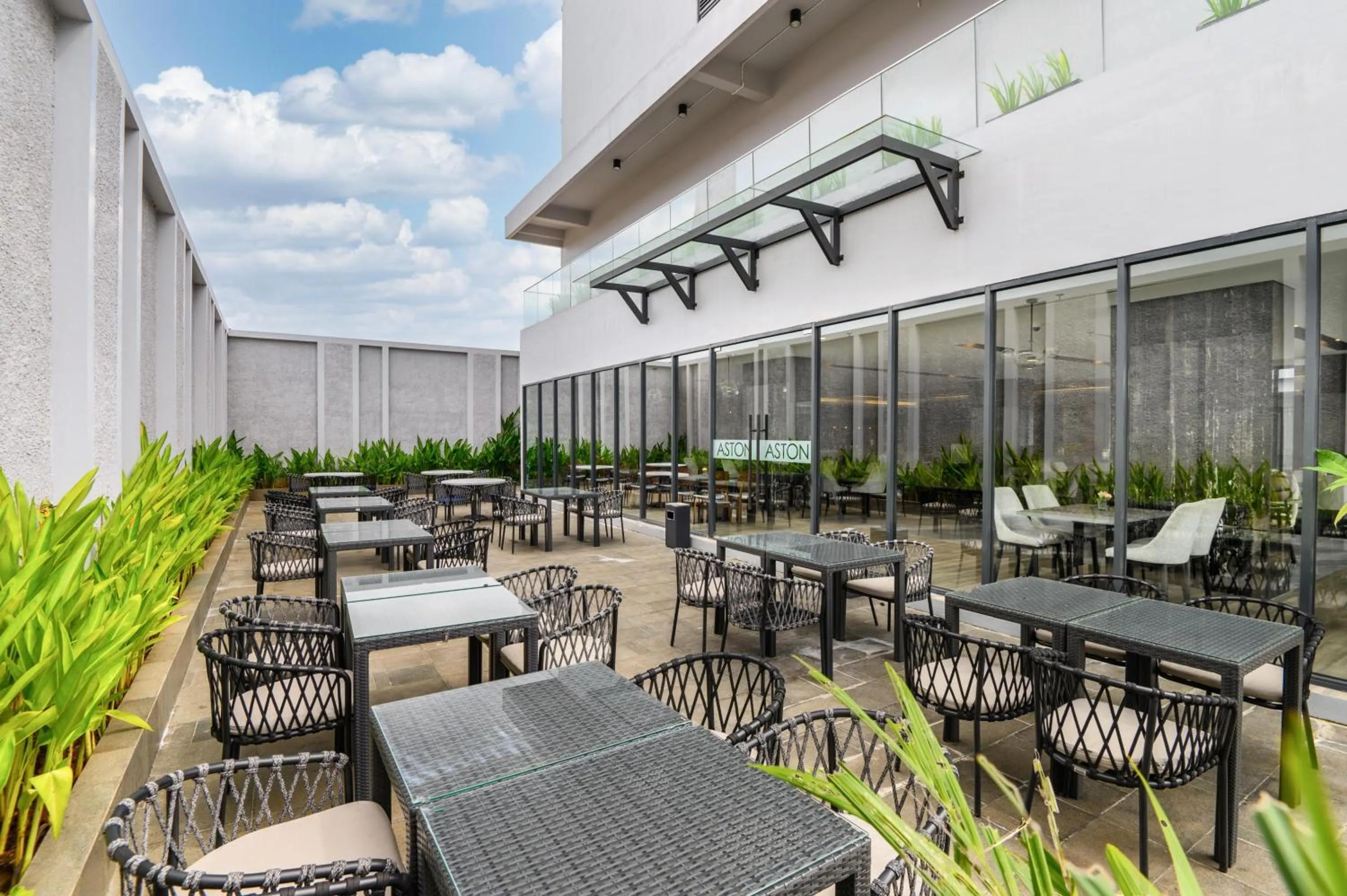 Restaurant/places to eat in Aston Sorong Hotel & Conference Center