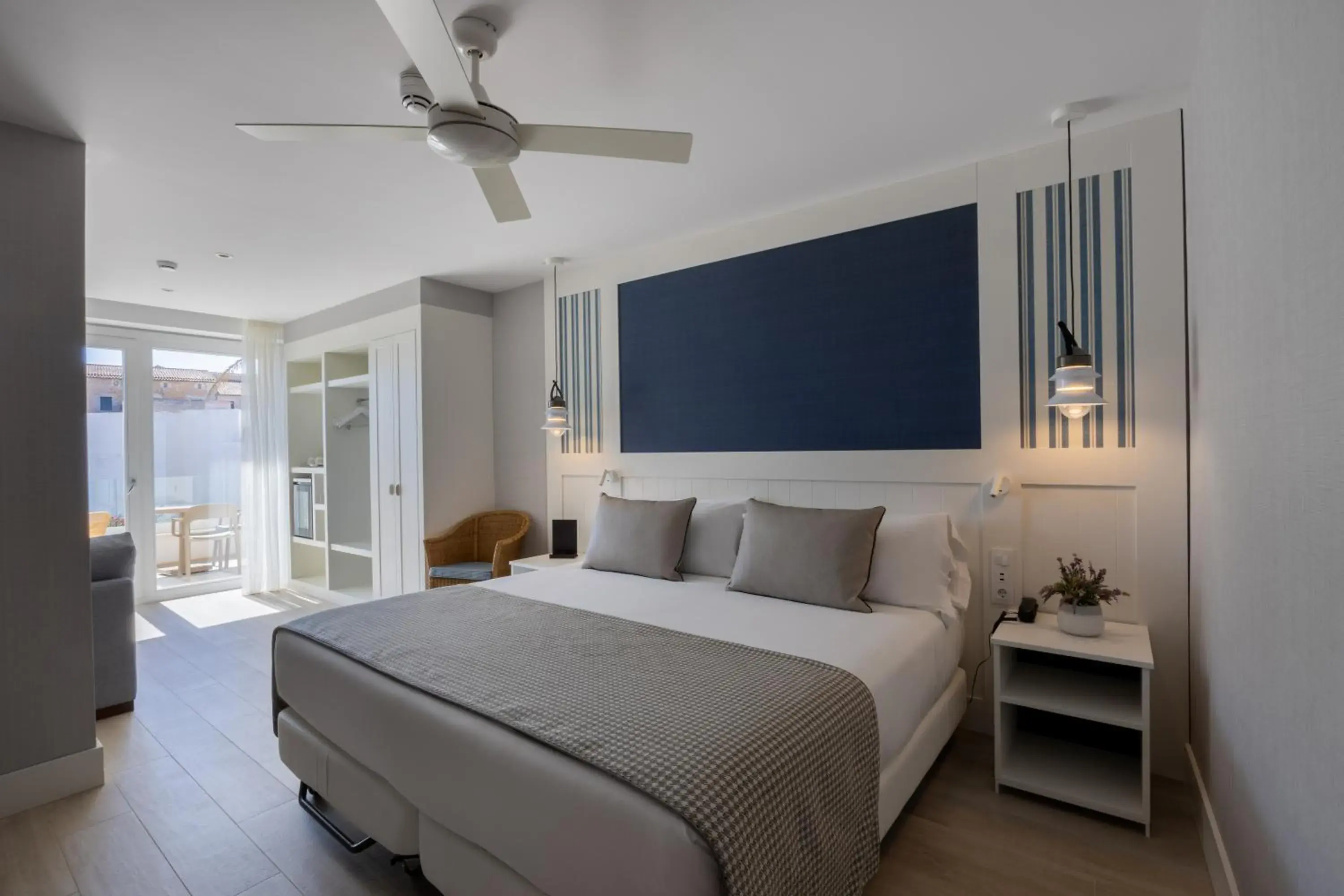 Premium Terrace Triple Room Sea View in Catalonia Mirador des Port Premium Terrace Triple Room Sea View in Catalonia Mirador des Port