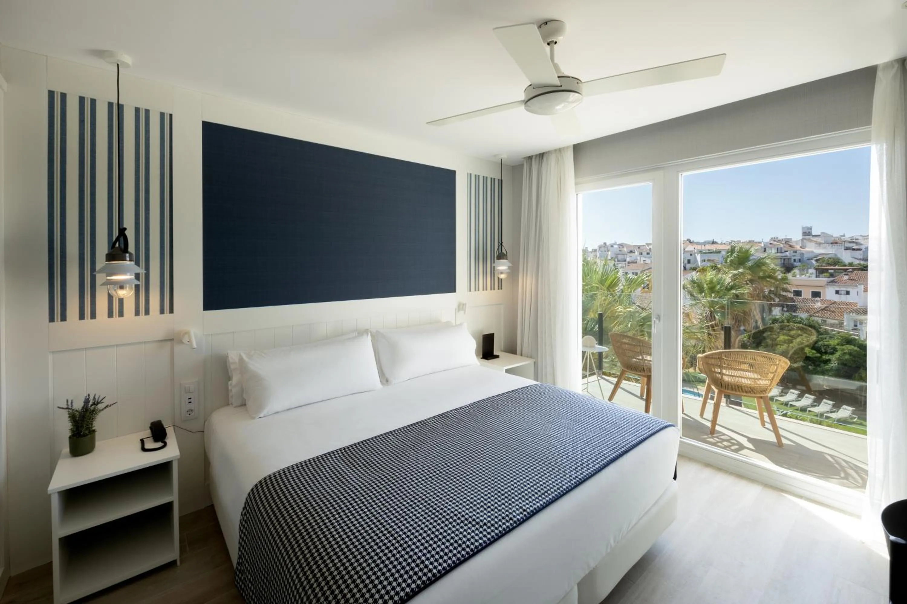 Premium Room with Garden View in Catalonia Mirador des Port