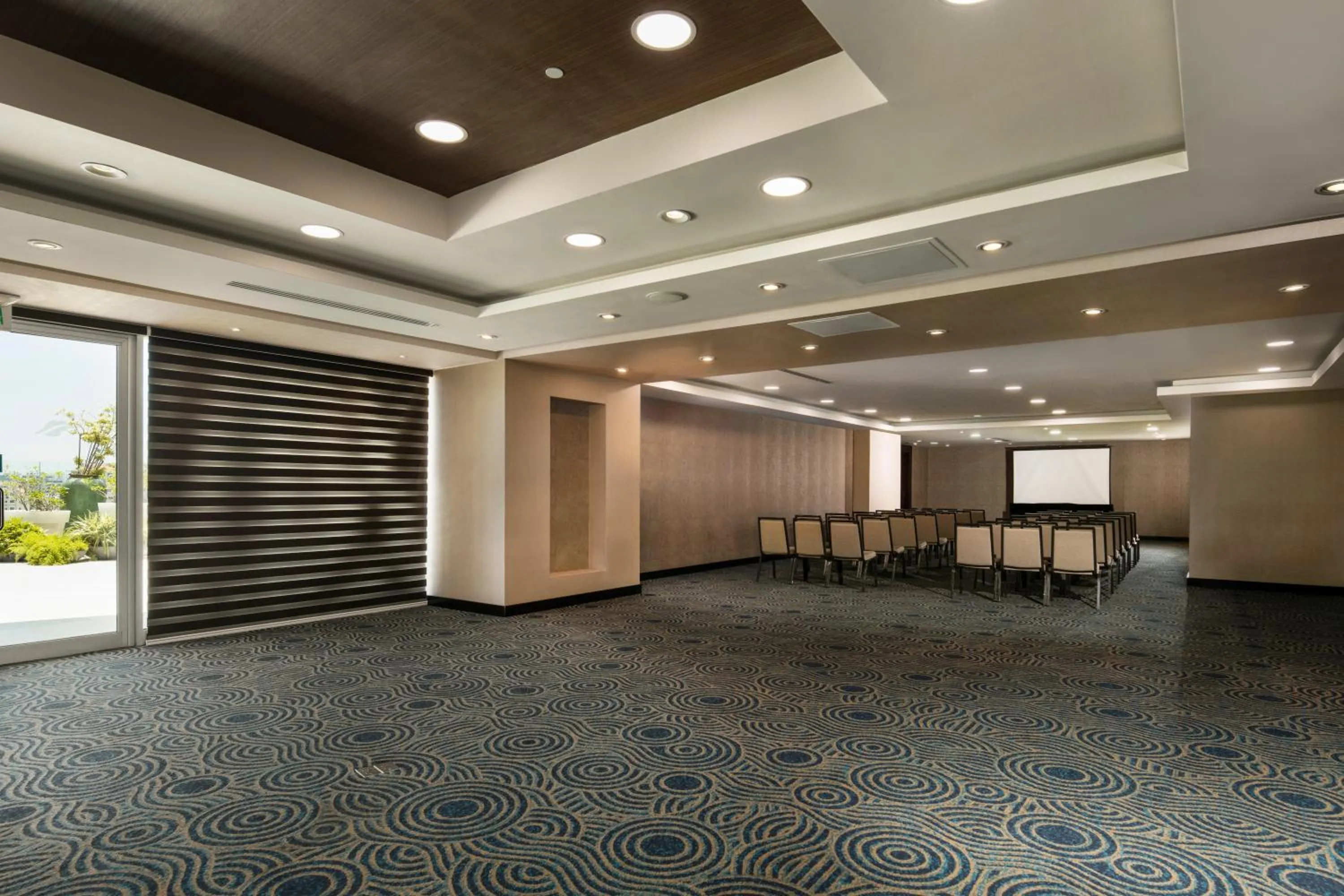 Meeting/conference room in Embassy Suites by Hilton Santo Domingo