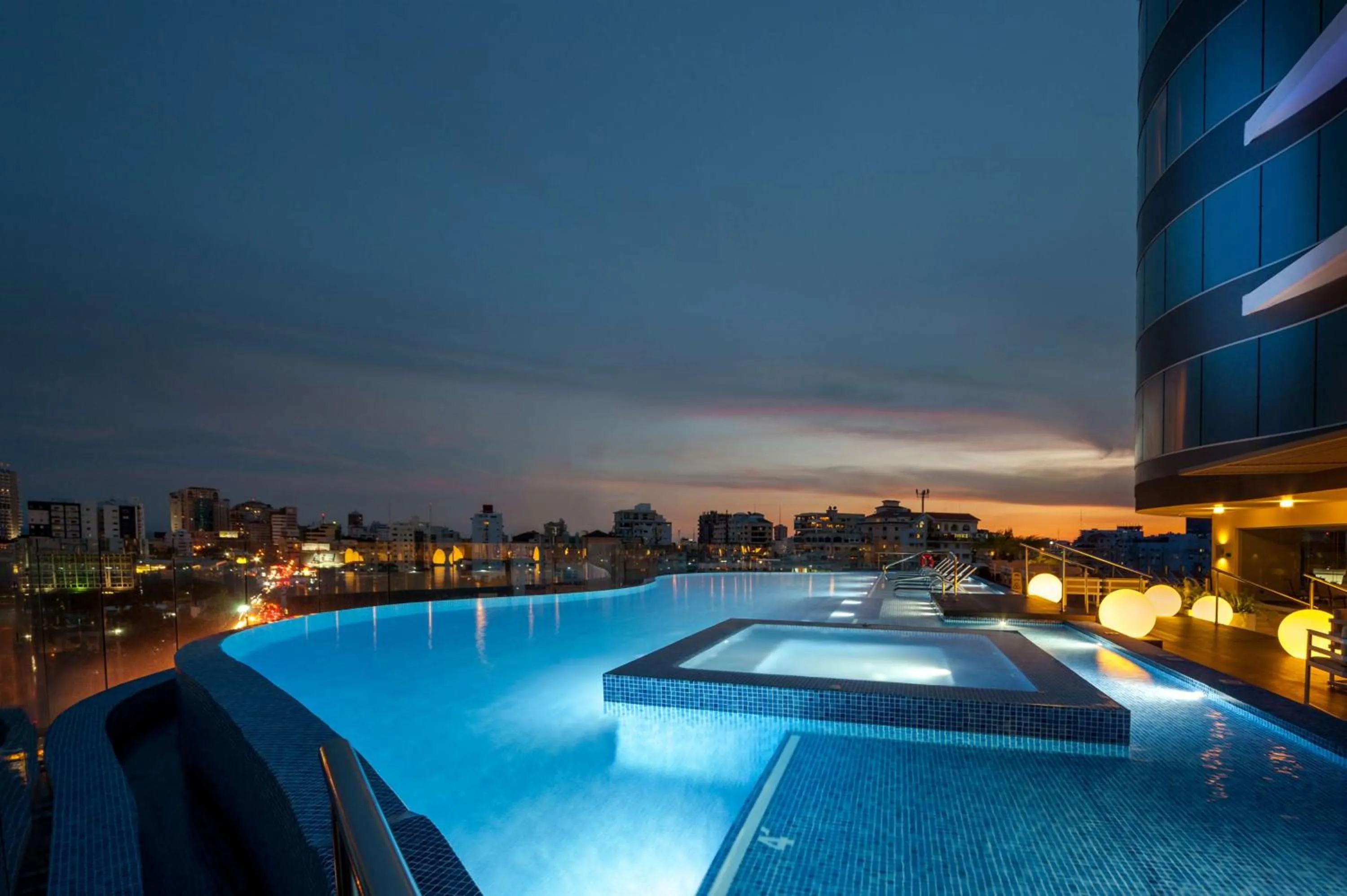 Pool view in Embassy Suites by Hilton Santo Domingo