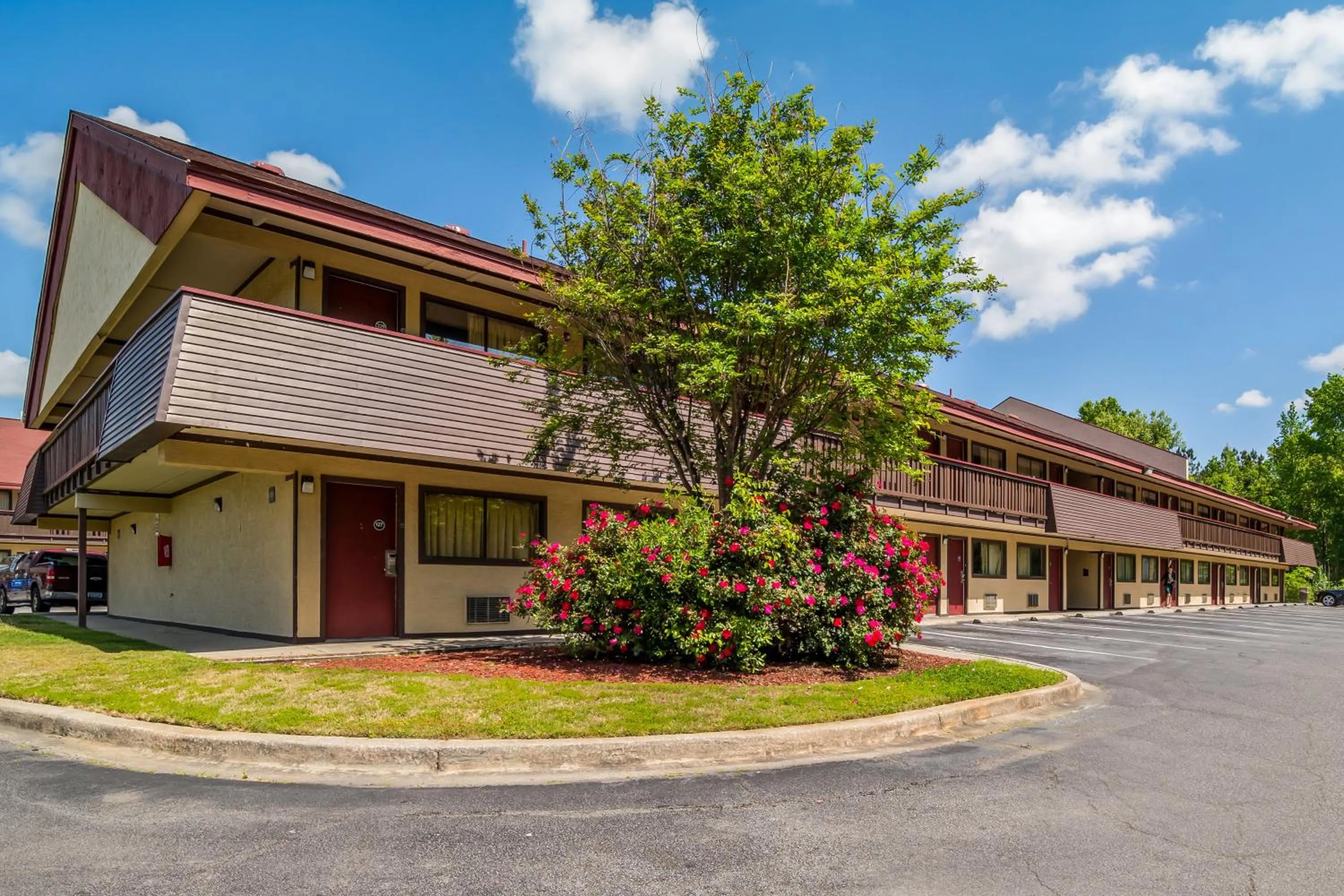 Property building in Red Roof Inn Columbia East - Ft Jackson