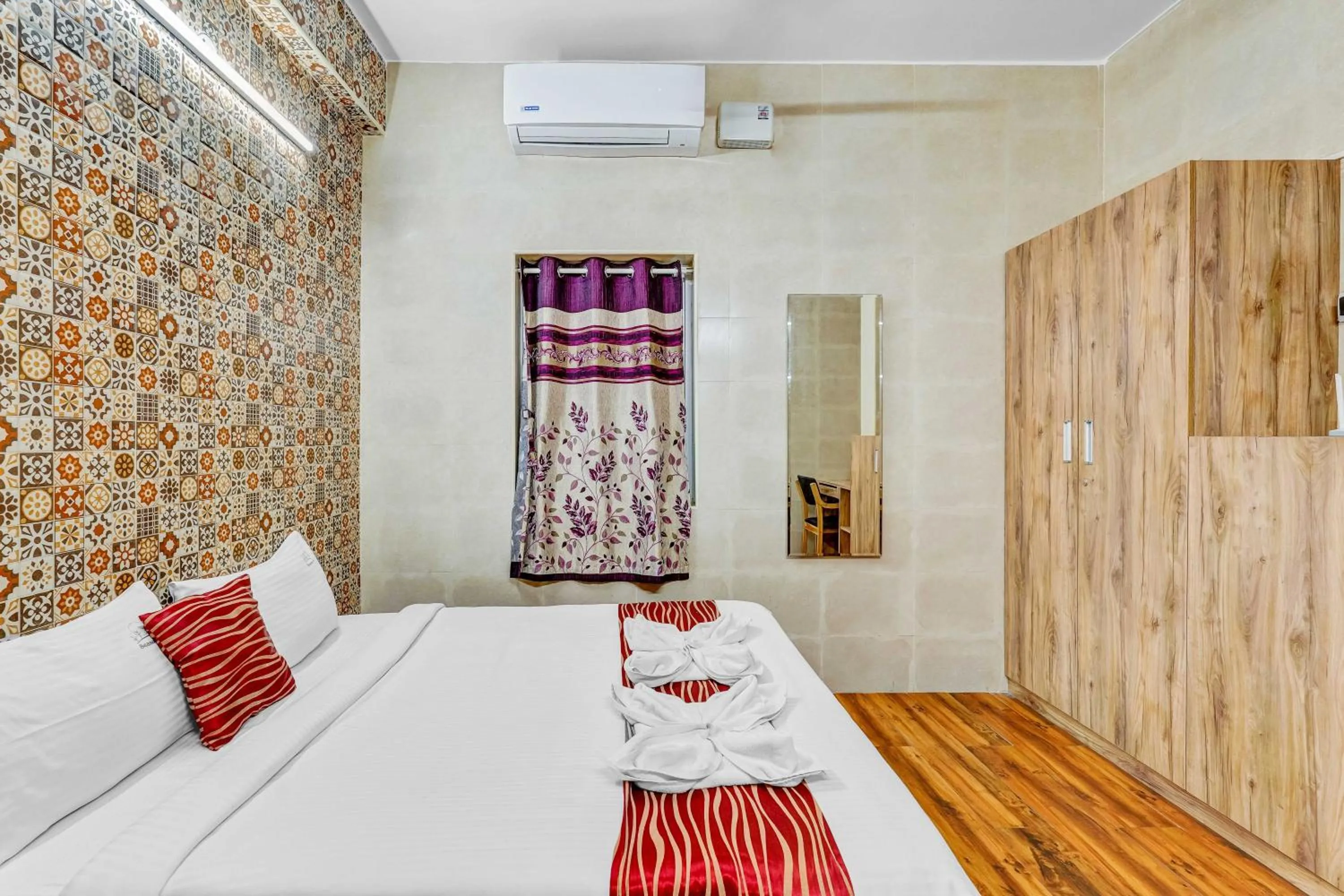 Restaurant/places to eat, Bed in Season 4 Residences - 1BHK furnished apartments (near Apollo Proton, Tidal park)