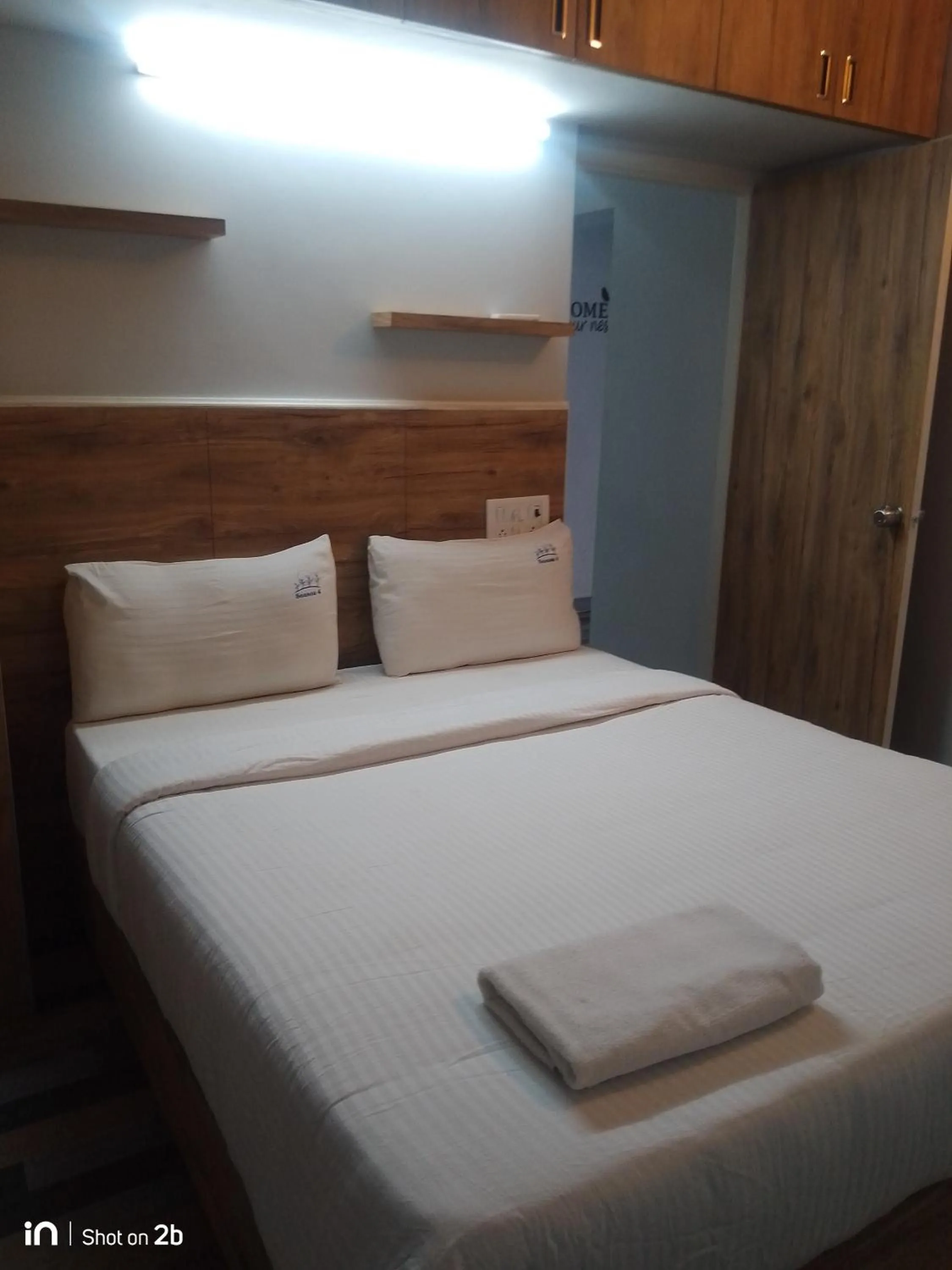 Property building, Bed in Season 4 Residences - 1BHK furnished apartments (near Apollo Proton, Tidal park)