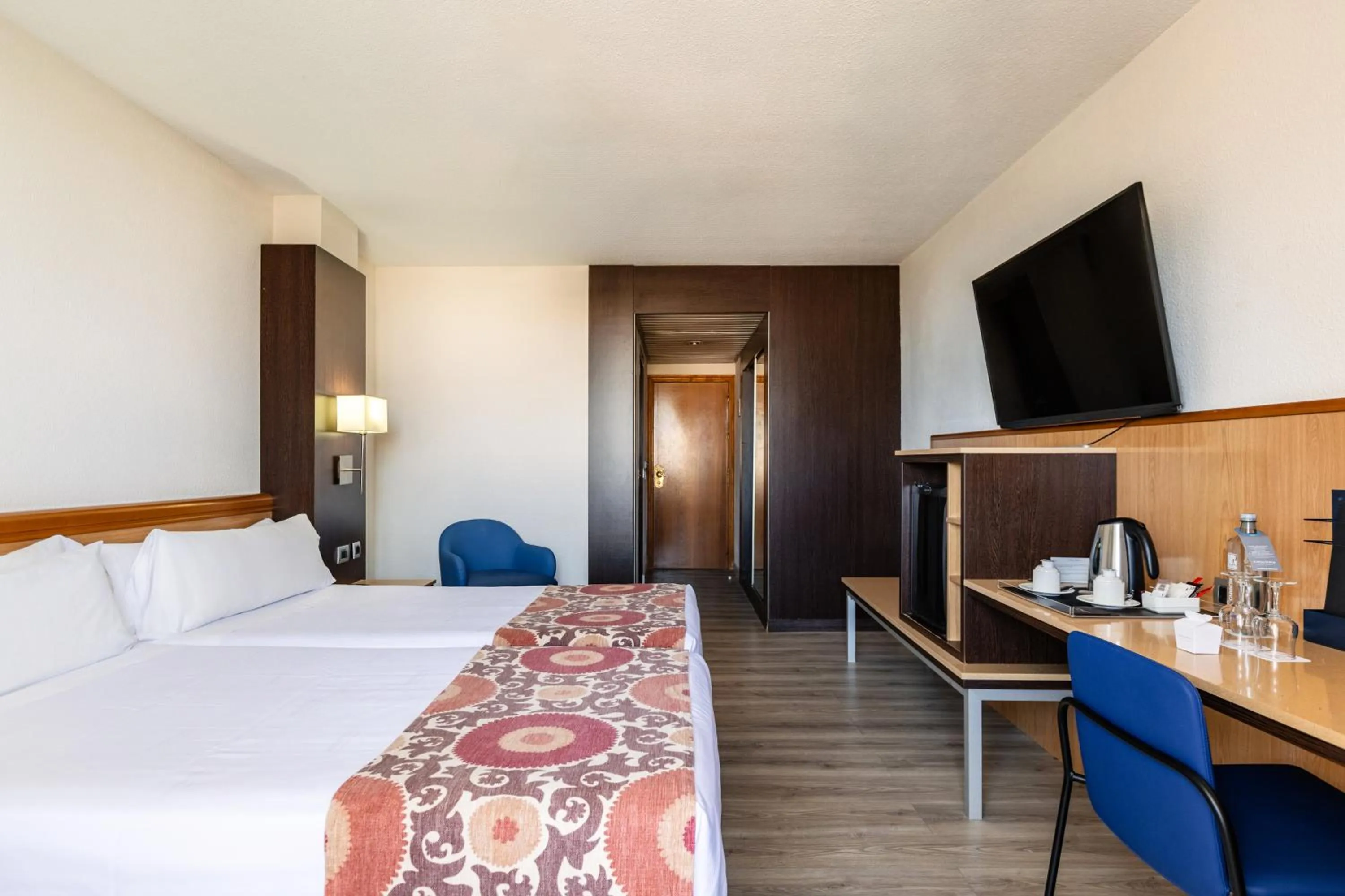 Bed in Catalonia Oro Negro