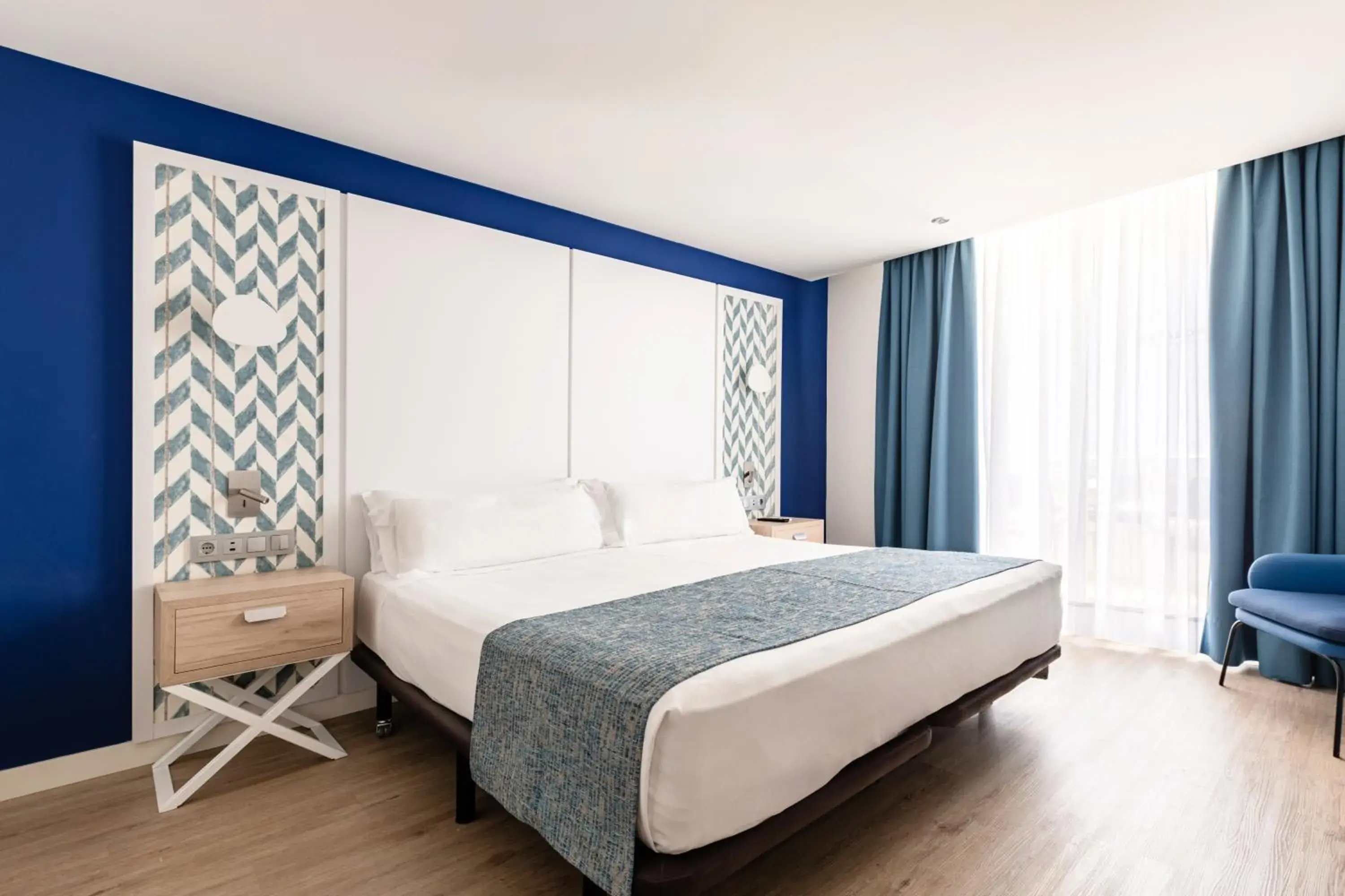 Junior Suite - single occupancy in Catalonia Oro Negro Junior Suite - single occupancy in Catalonia Oro Negro