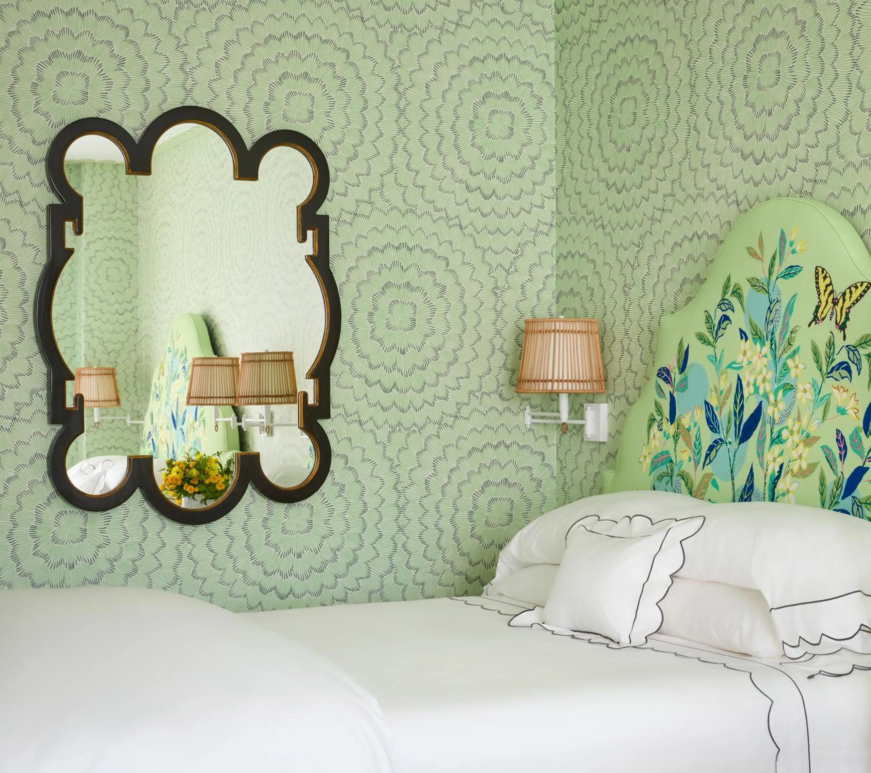 Bedroom, Bed in The Colony Hotel