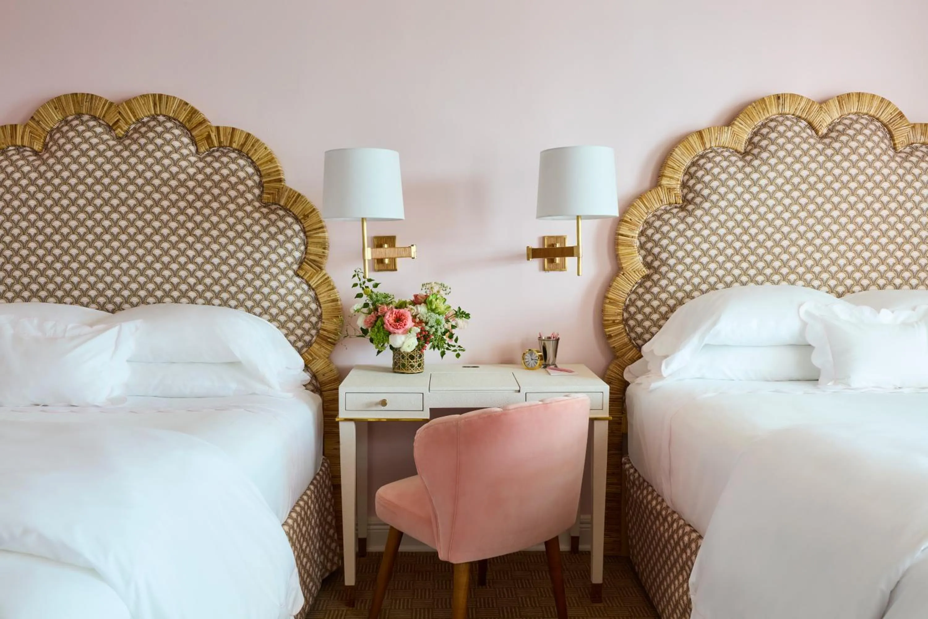 Bedroom, Bed in The Colony Hotel