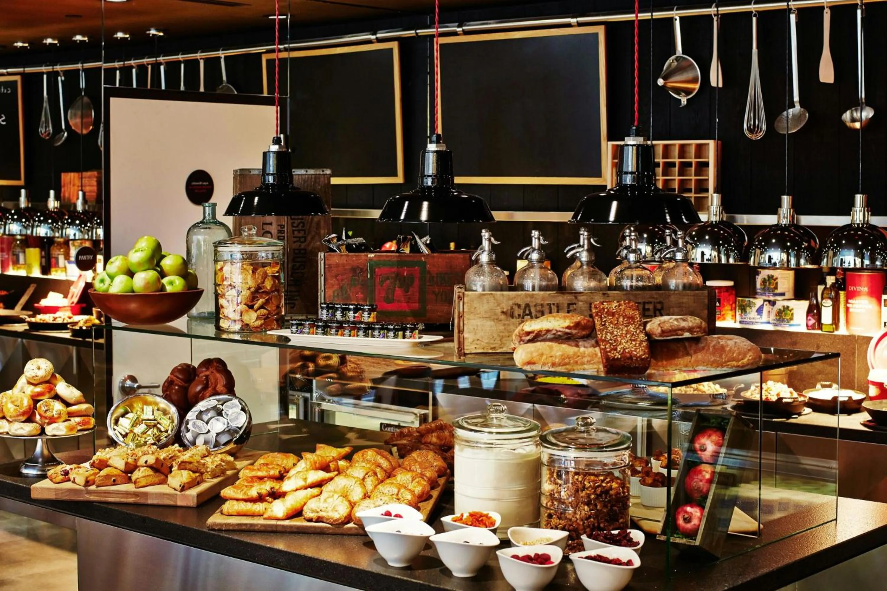 Restaurant/places to eat in citizenM New York Times Square