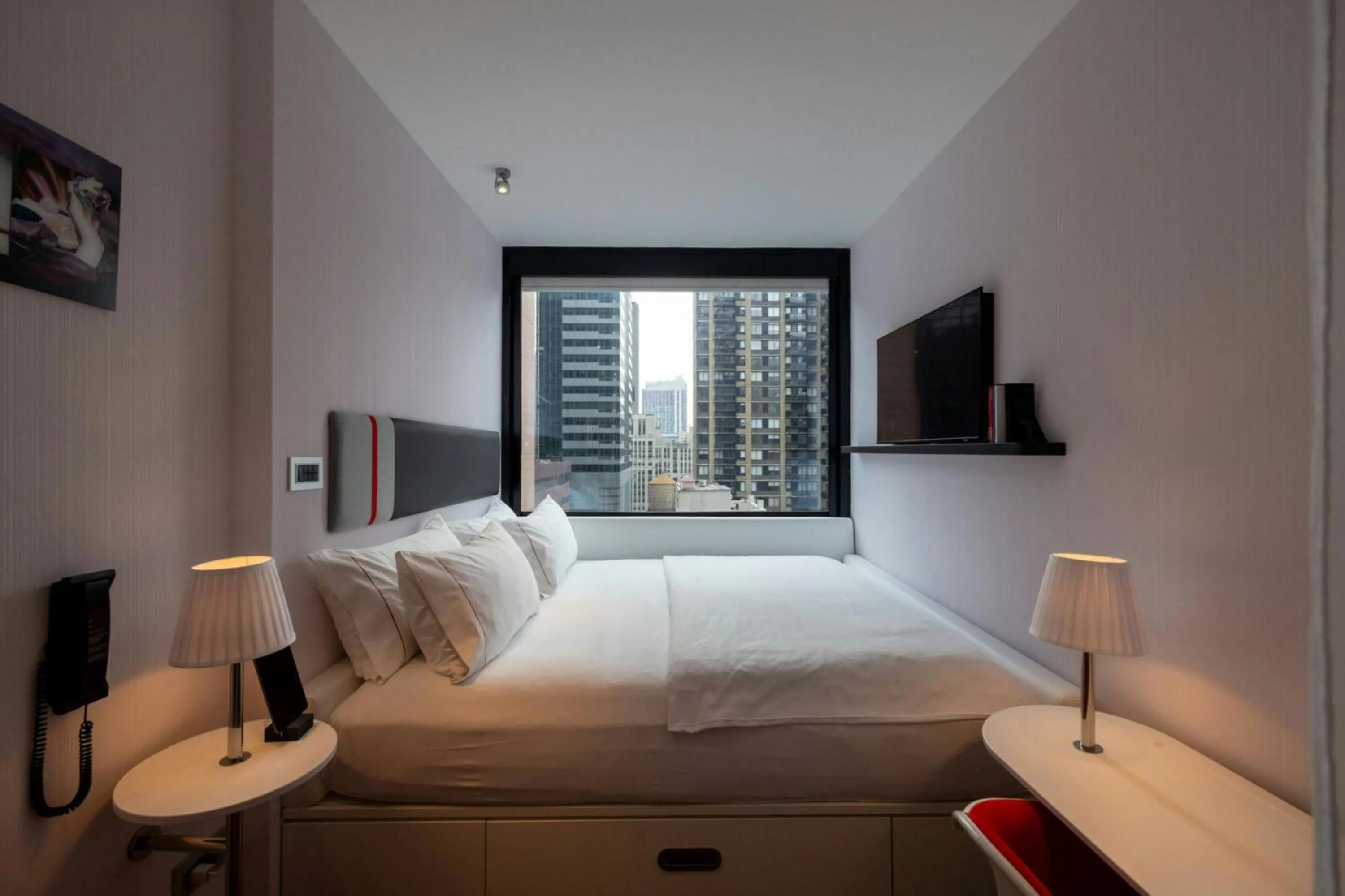 Bedroom, Bed in citizenM New York Times Square