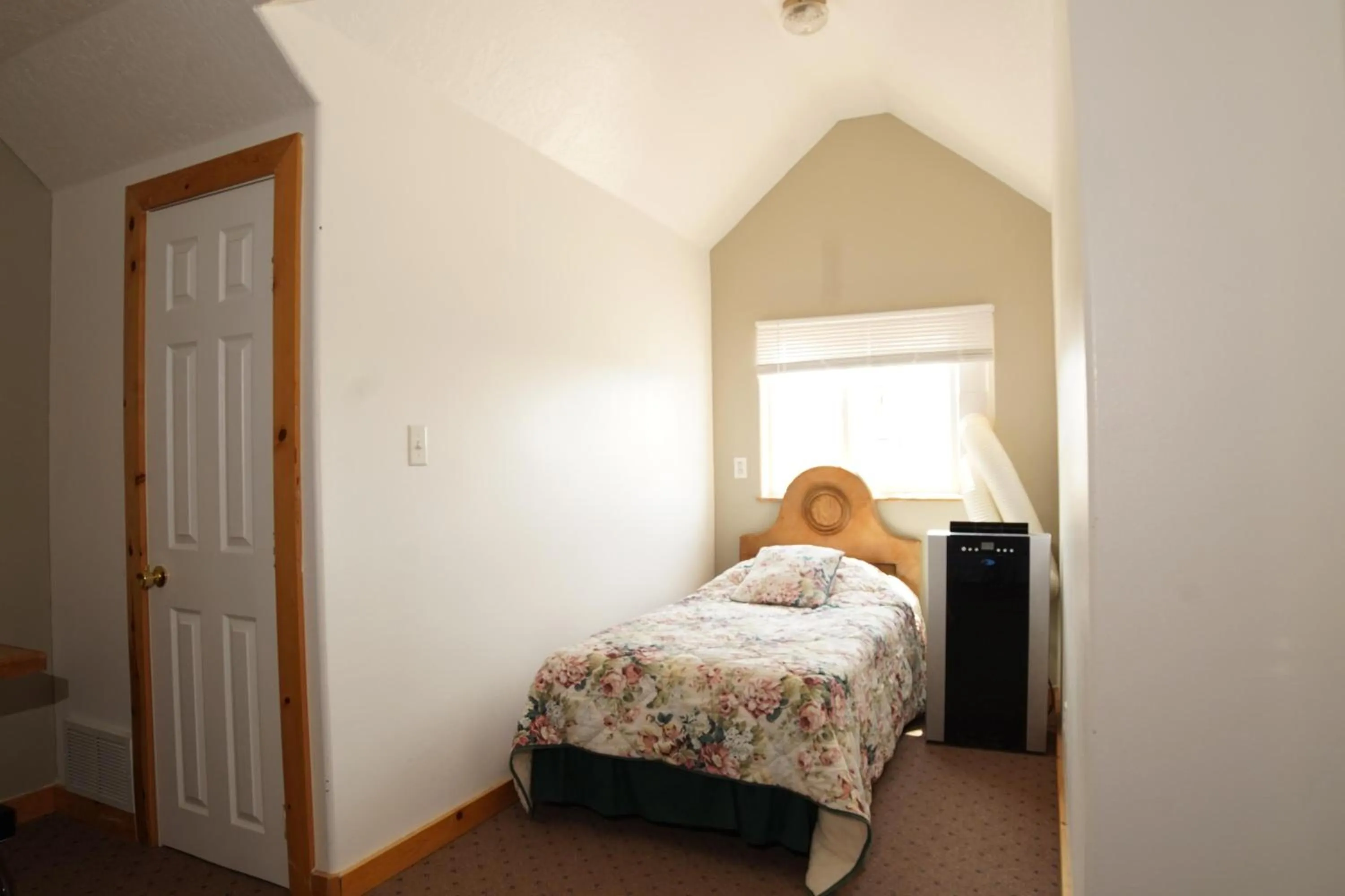 Bed in Ranchette Ponderosa - The Nebo #3 at Wind Walker Homestead