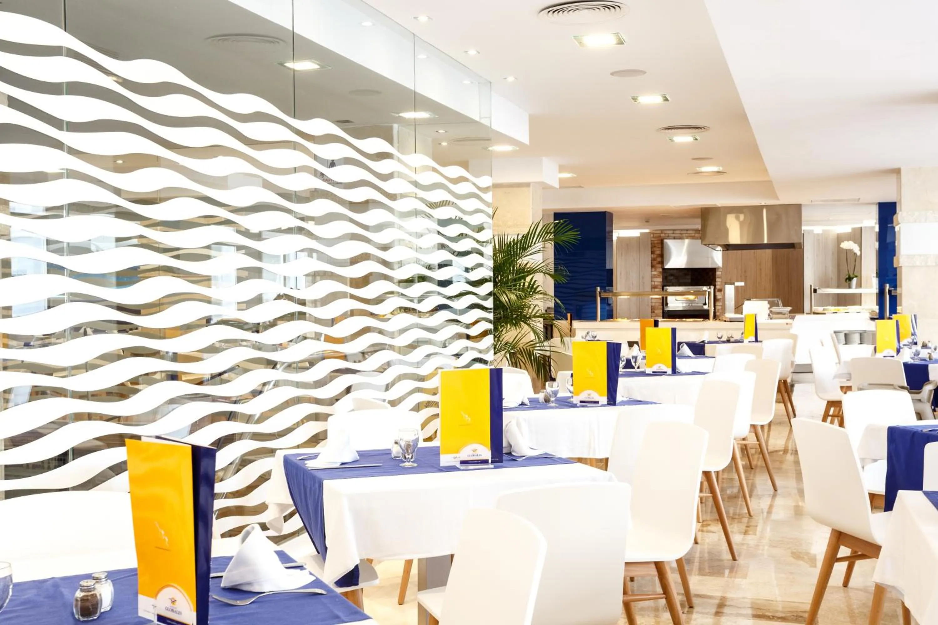 Restaurant/places to eat in Globales Gardenia