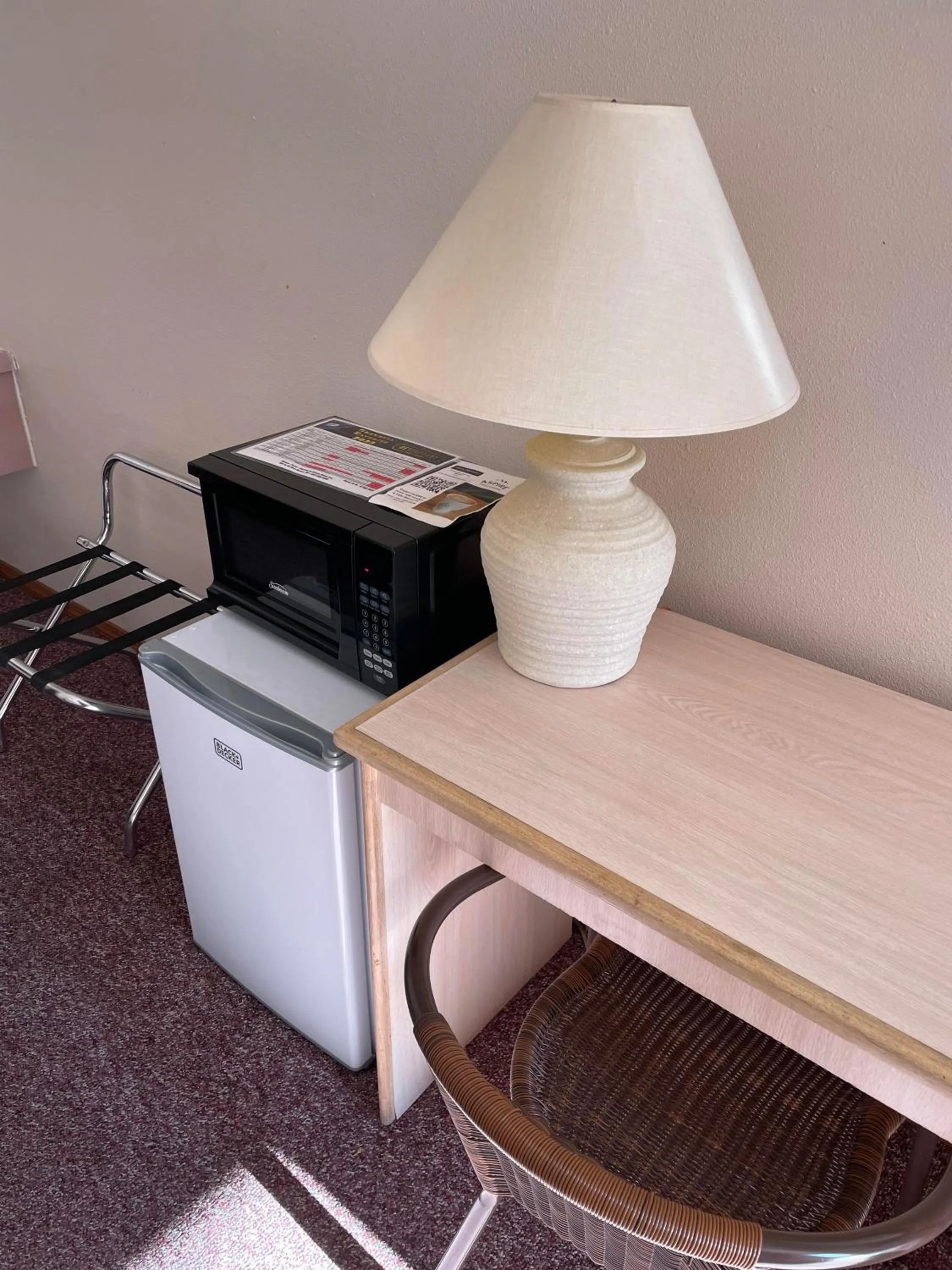 Seating area in Wheels Motel