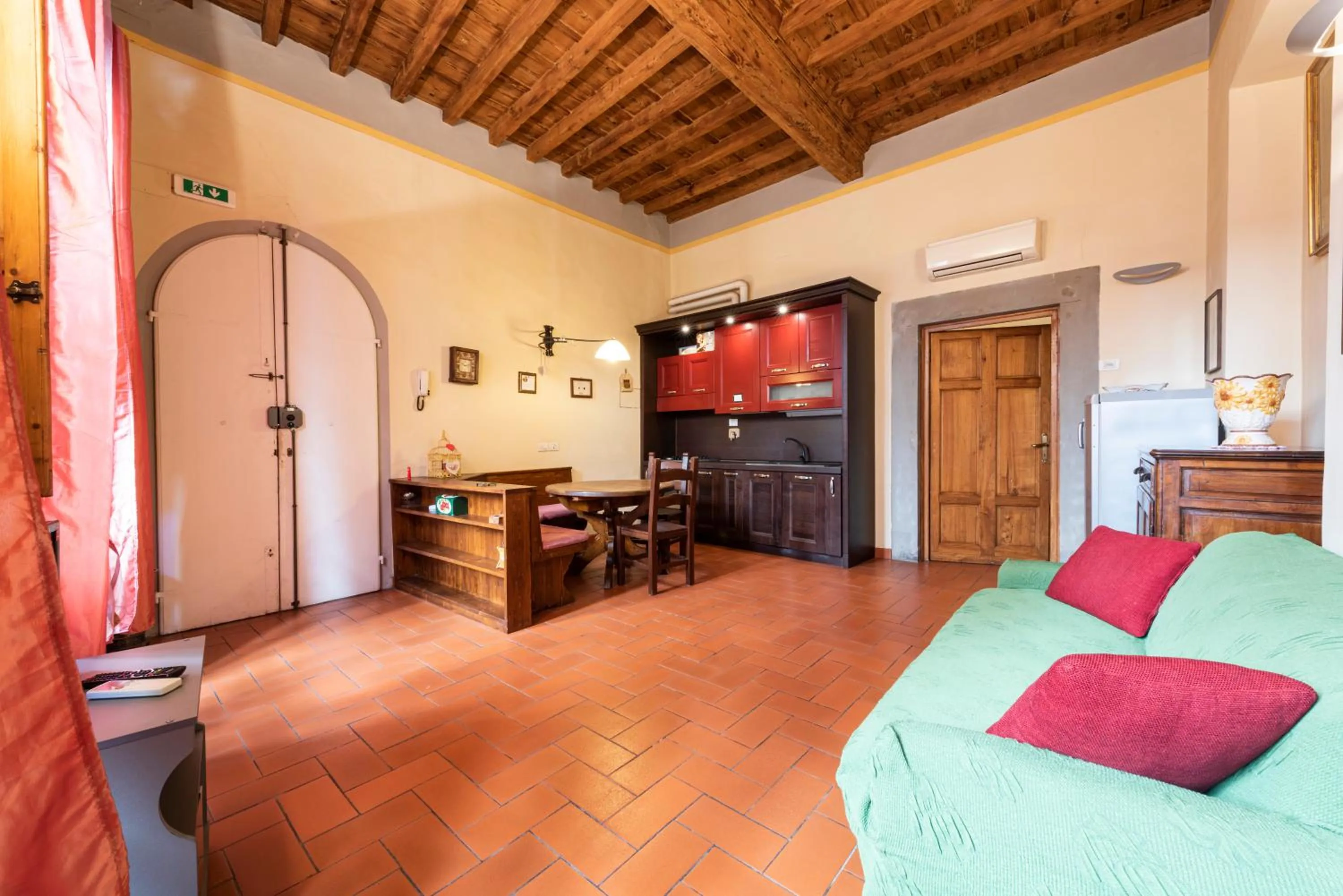 Living room, Bed in Giglio Classic by Mmega