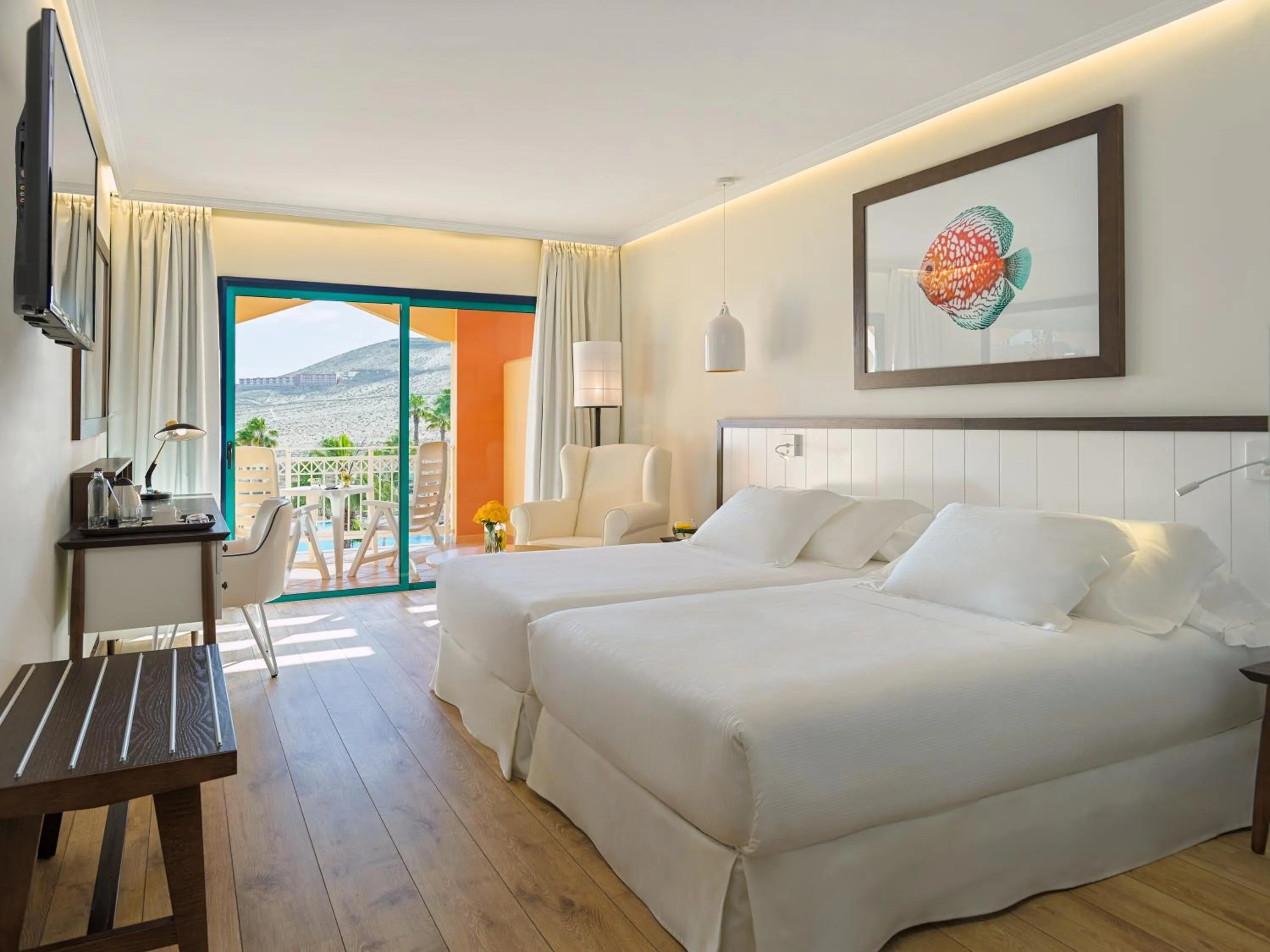 Bed in H10 Playa Esmeralda - Adults Only