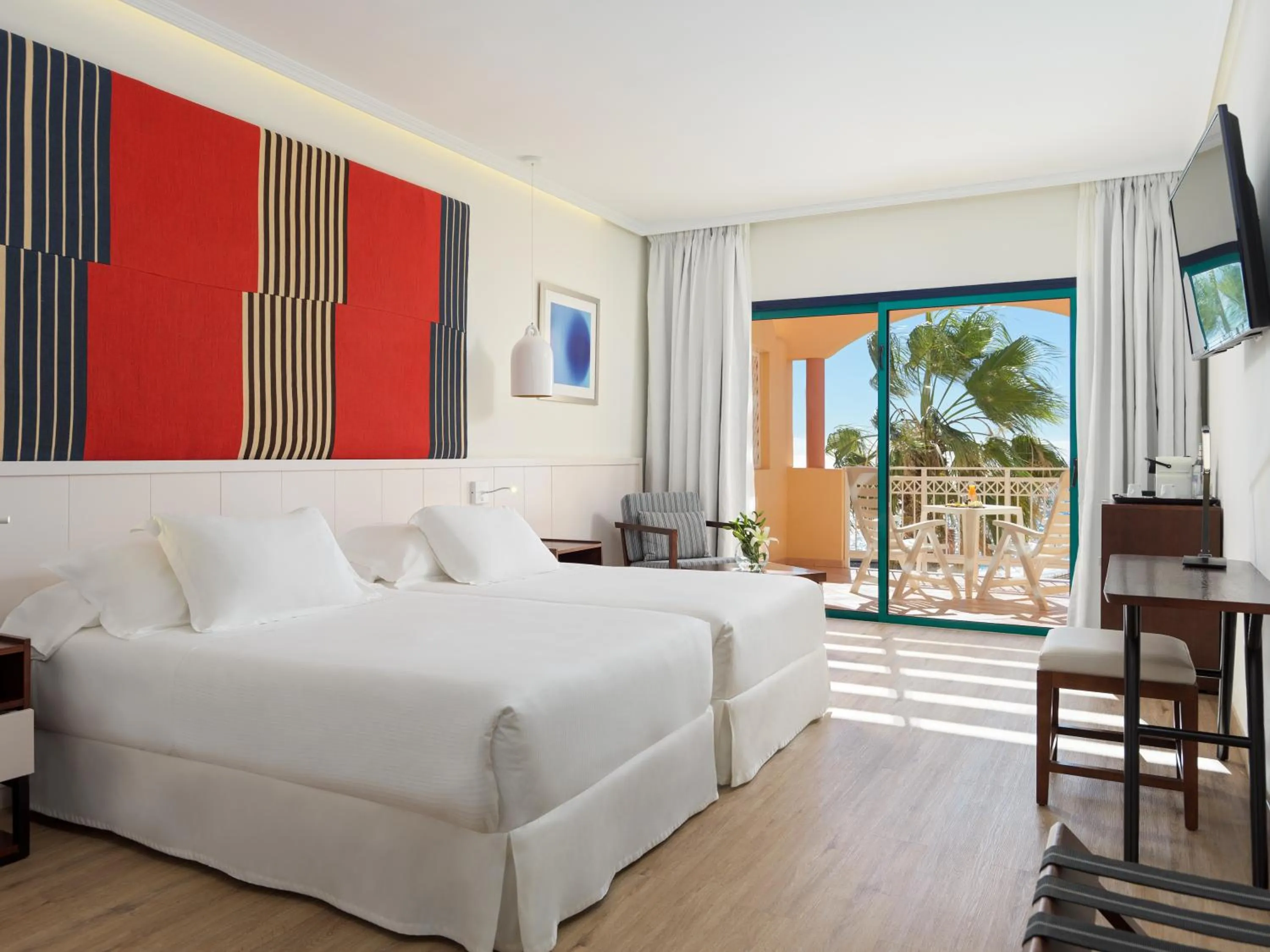 Photo of the whole room, Bed in H10 Playa Esmeralda - Adults Only
