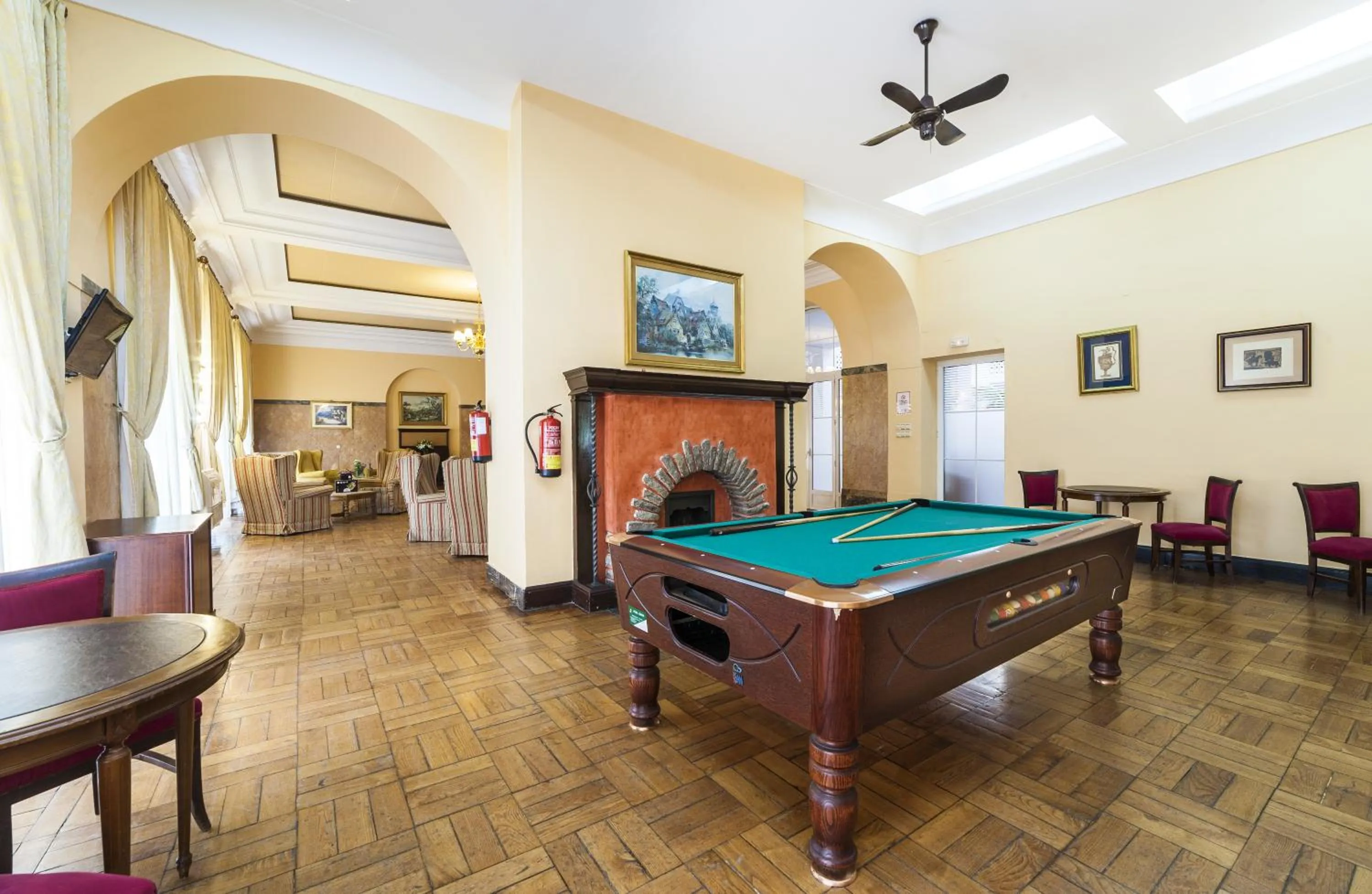 Communal lounge/ TV room in Globales Reina Cristina