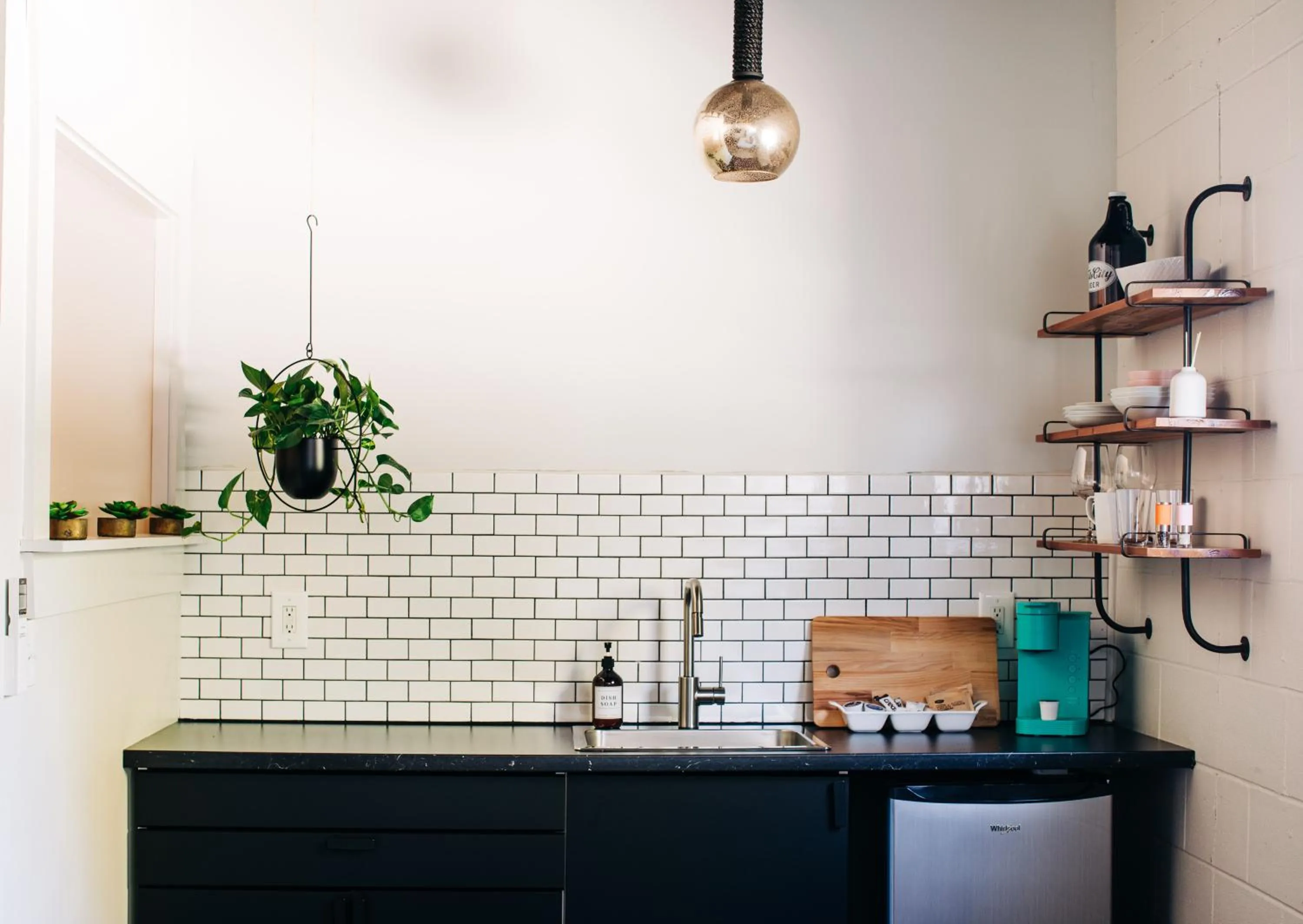 Kitchen or kitchenette in Stellar Suites