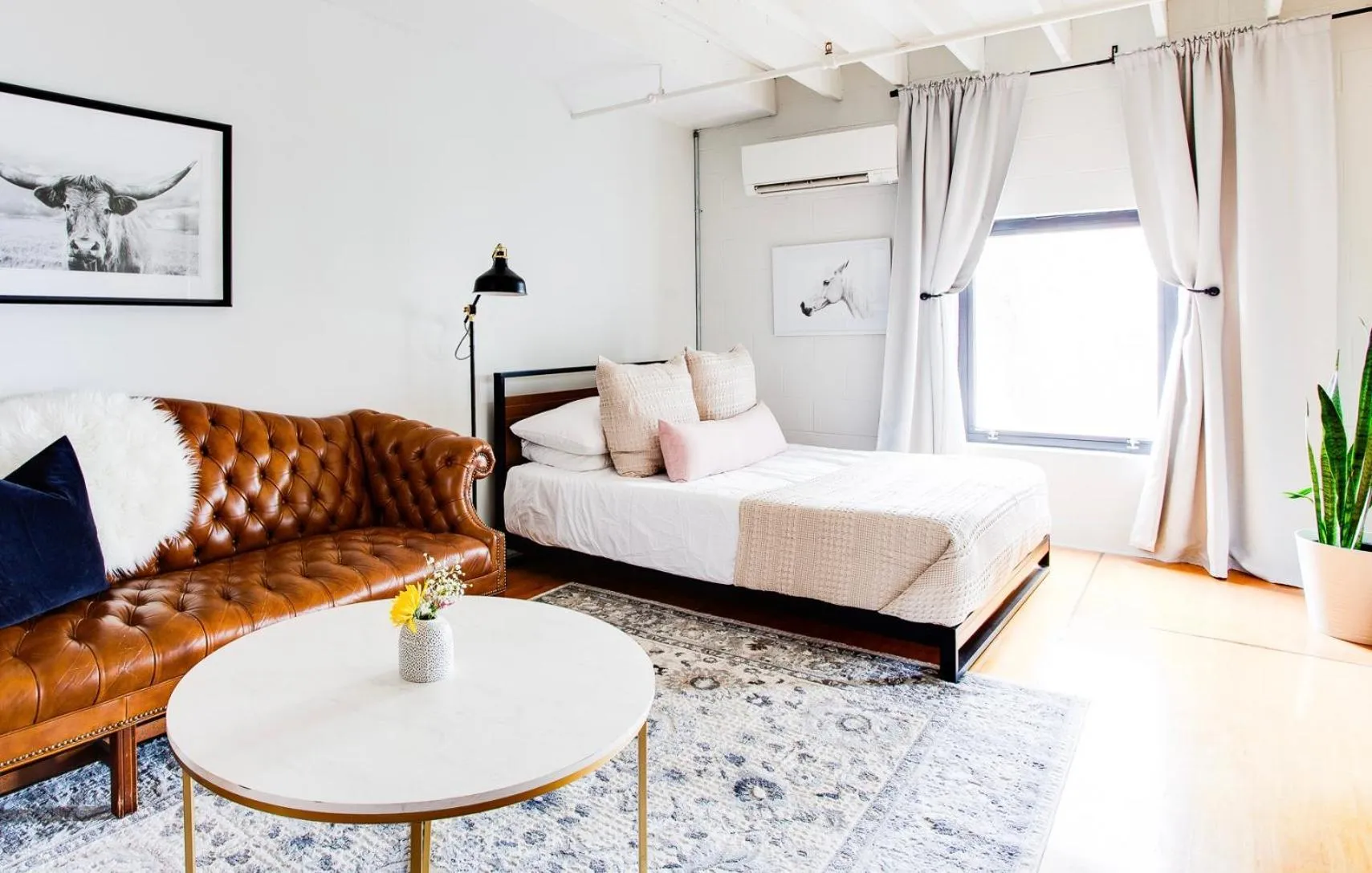 Bedroom, Bed in Stellar Suites