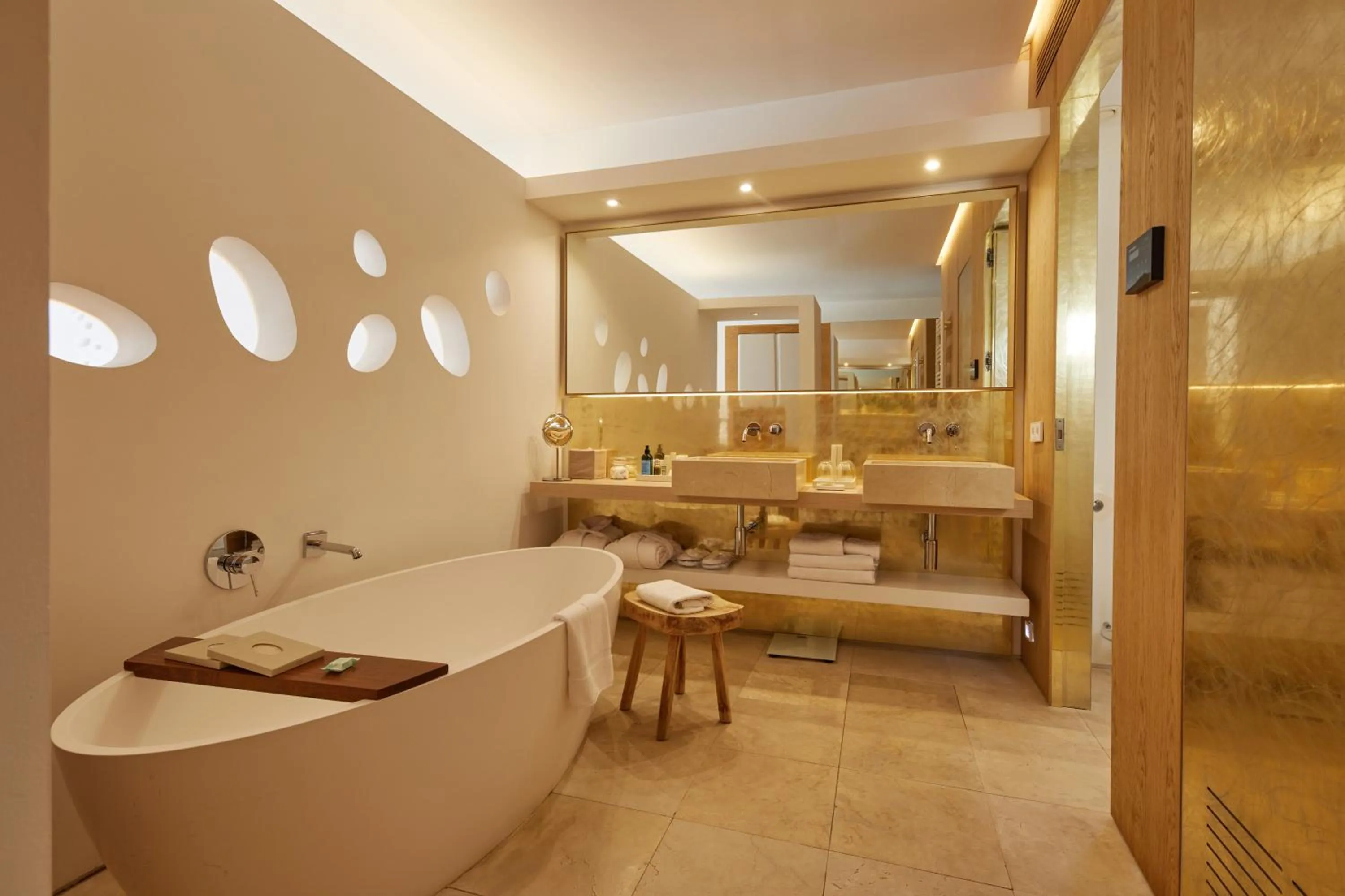 Bathroom in Convent de la Missio - Grand Luxury Boutique hotel, Adults Only
