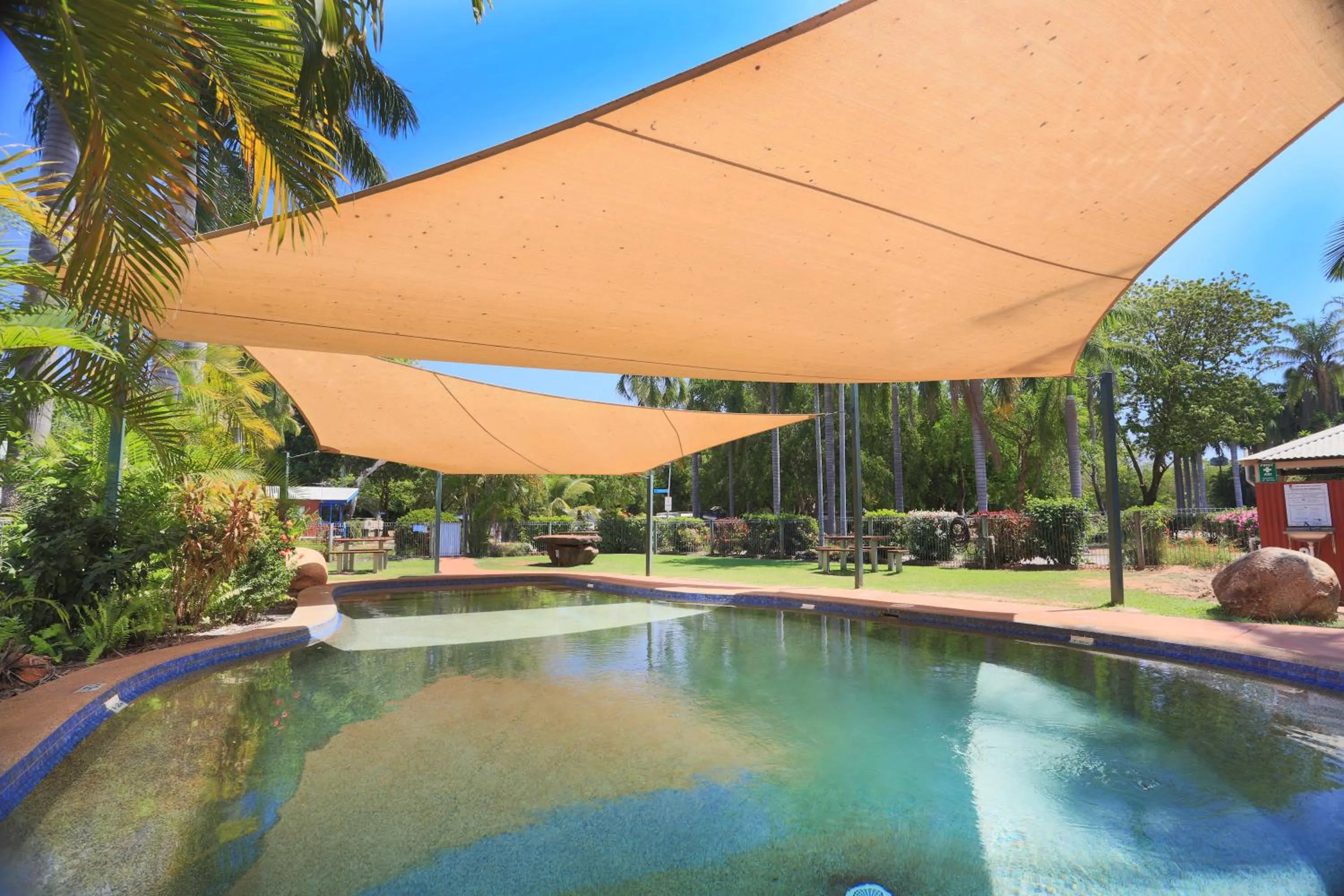 Swimming pool in Discovery Parks - Lake Kununurra