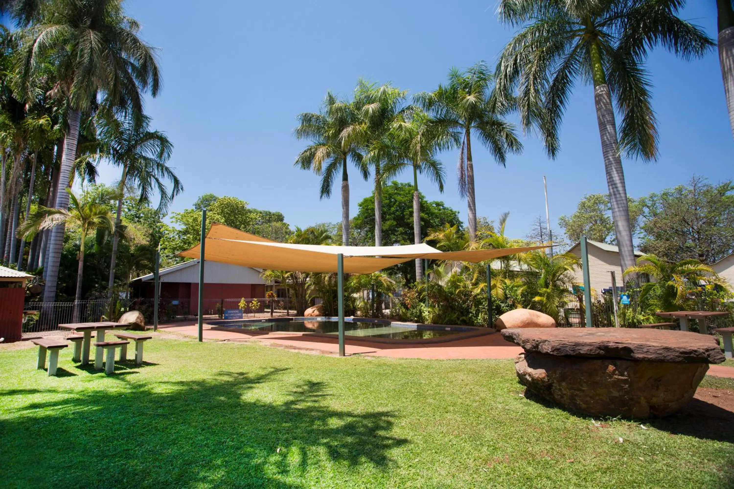 Swimming pool in Discovery Parks - Lake Kununurra
