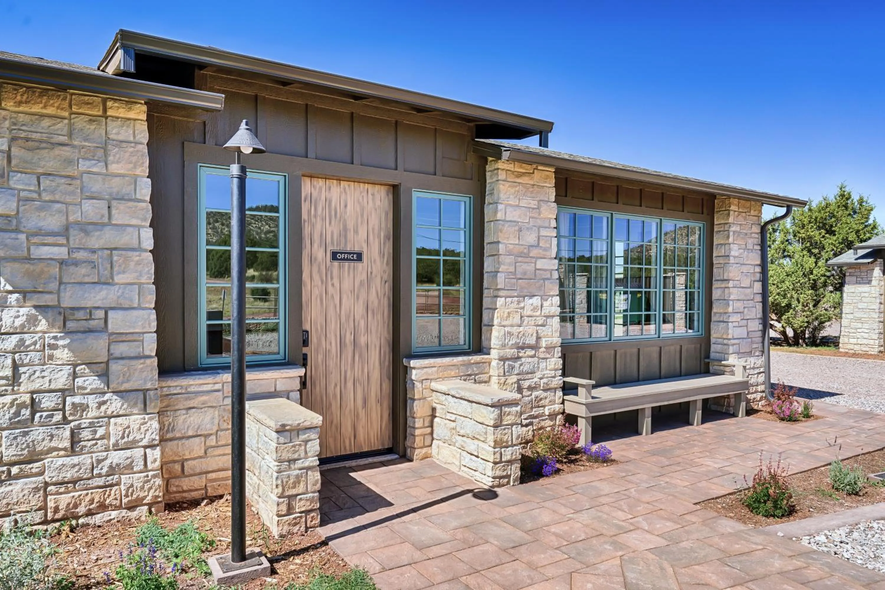 Property building in Inn History Grand Canyon Cabin
