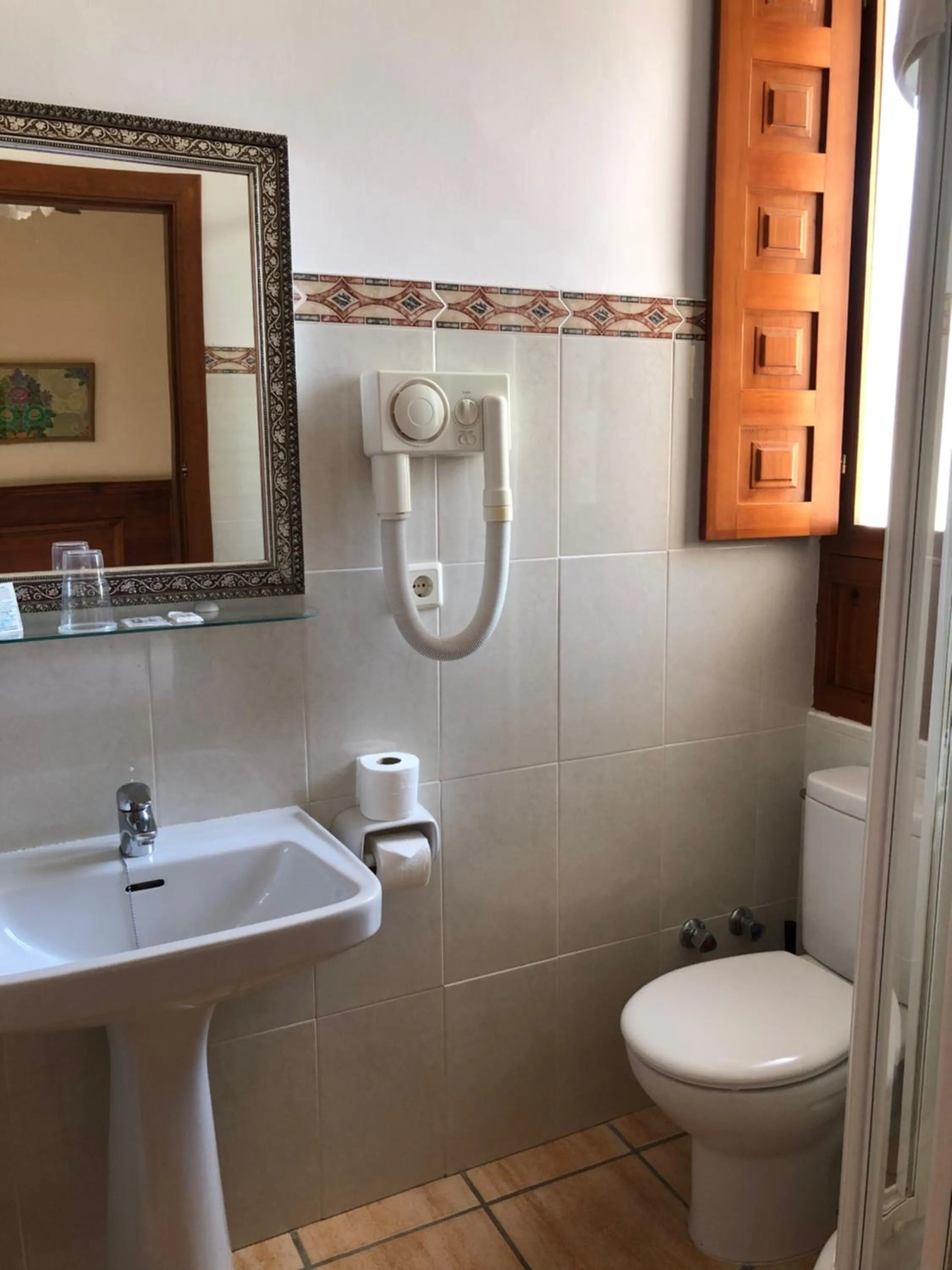 Bathroom in Hostal Loreto