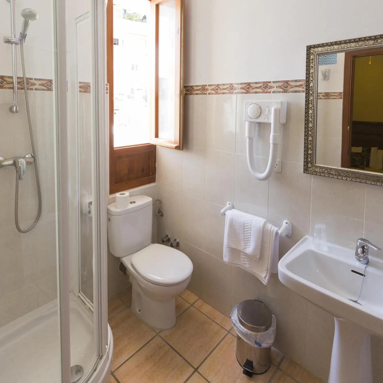 Bathroom in Hostal Loreto