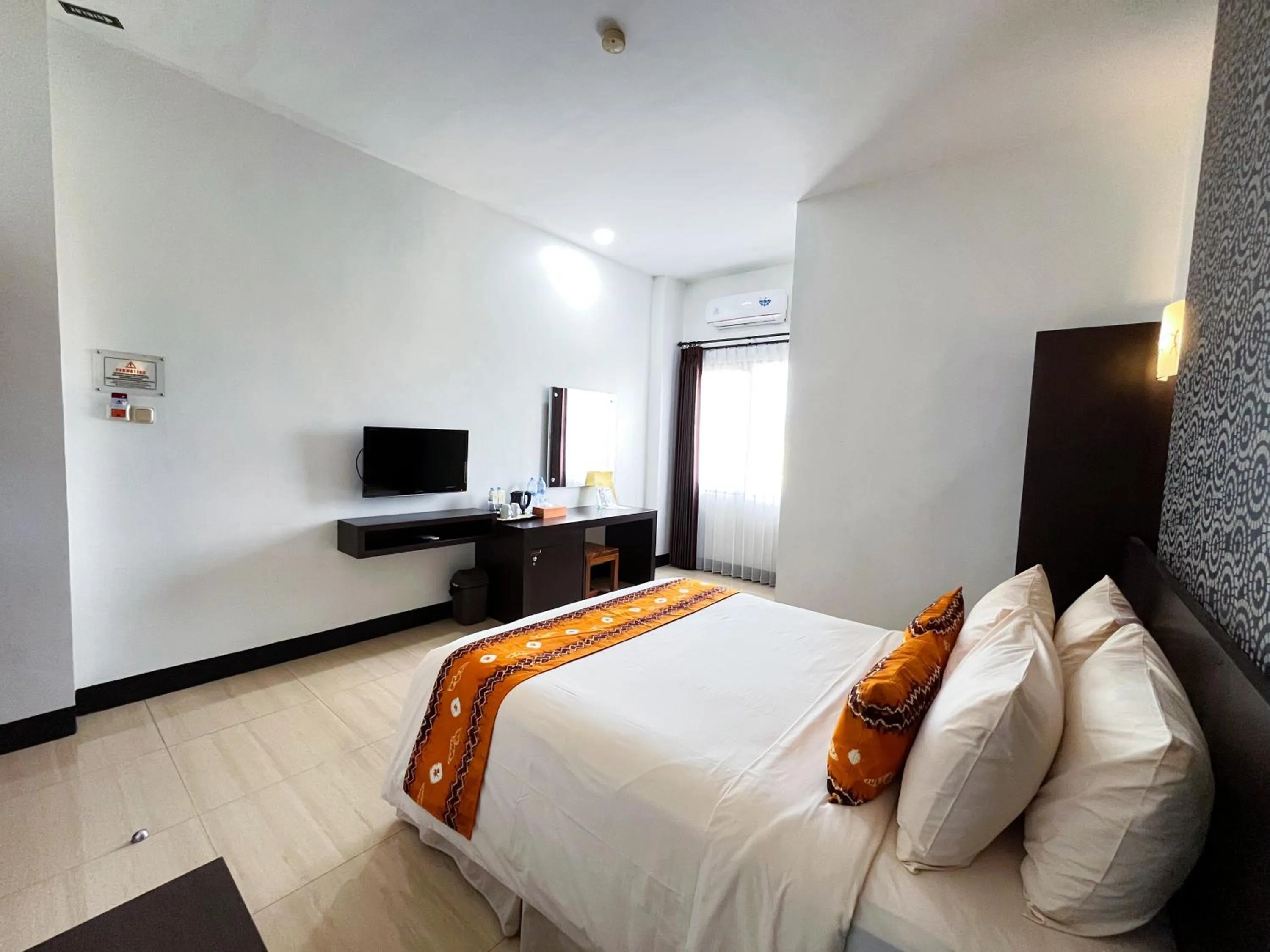 Bedroom, Bed in Hotel Roditha Banjarbaru