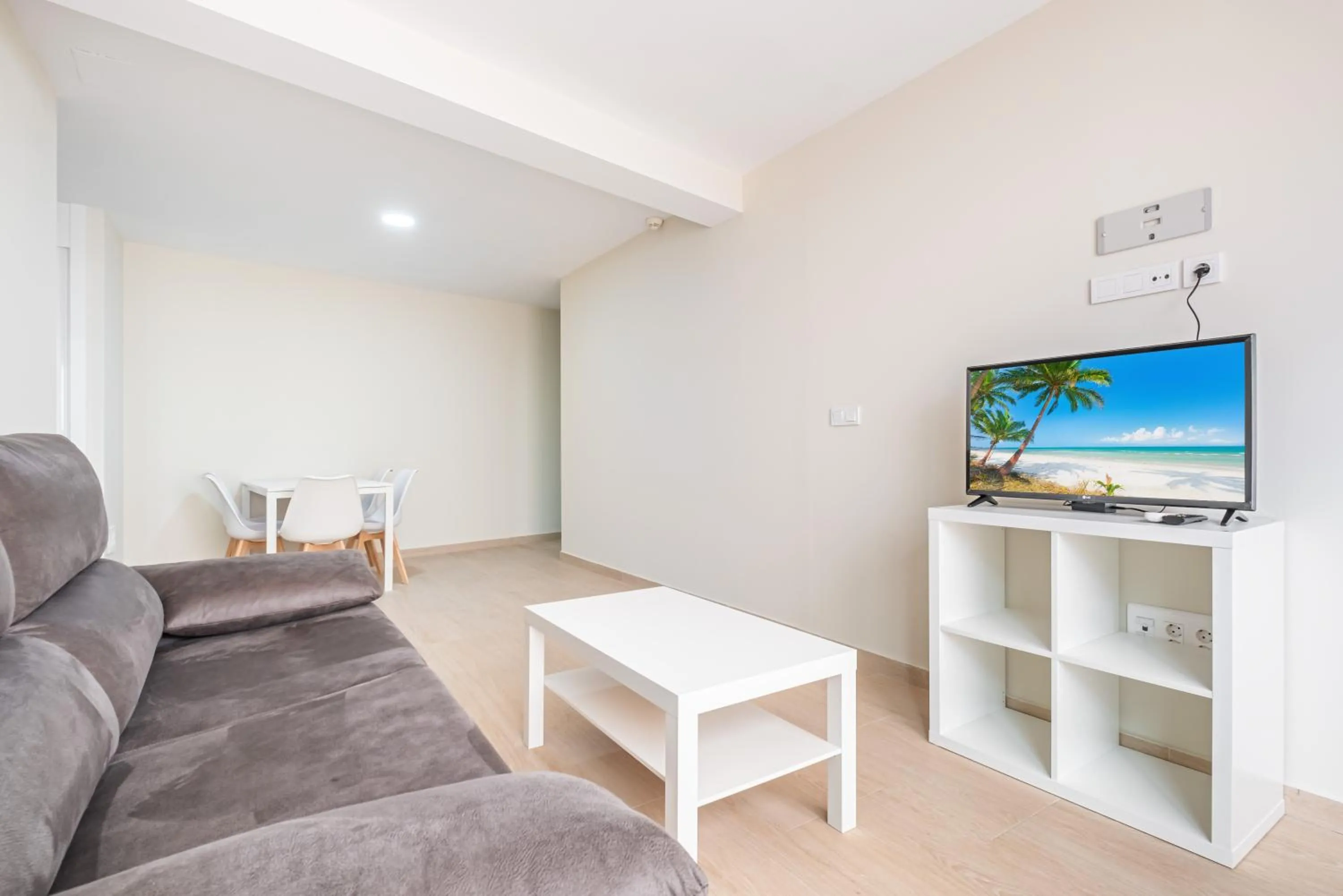 TV and multimedia in Apartamentos La Rosita Old Town